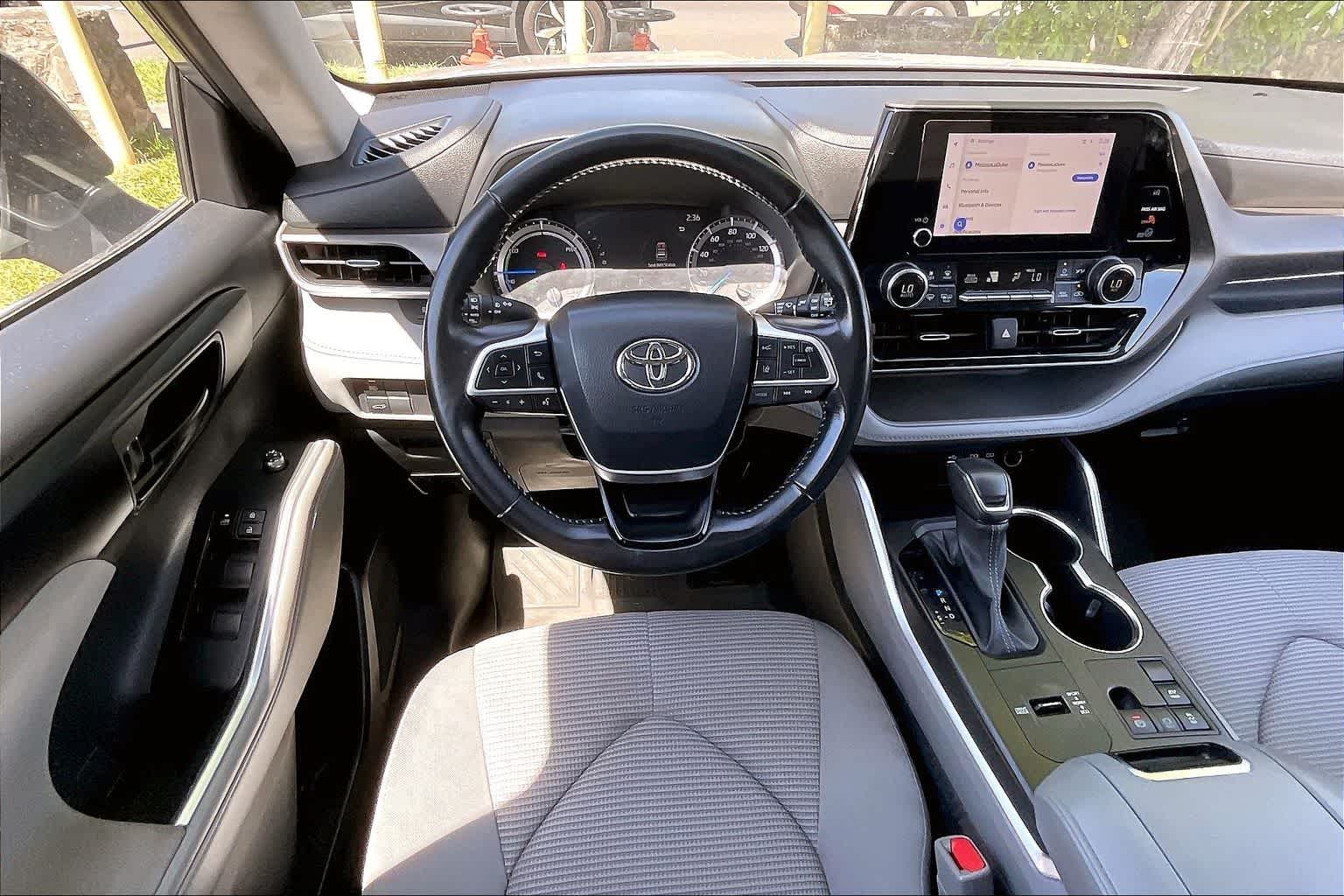 Thumbnail: 2023 Toyota Highlander - 14