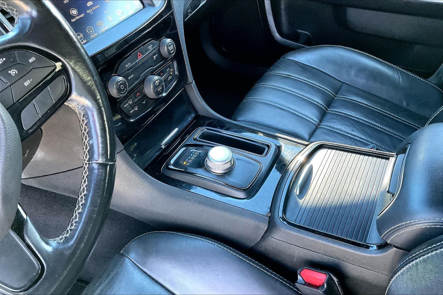 Thumbnail: 2019 Chrysler 300 - 16