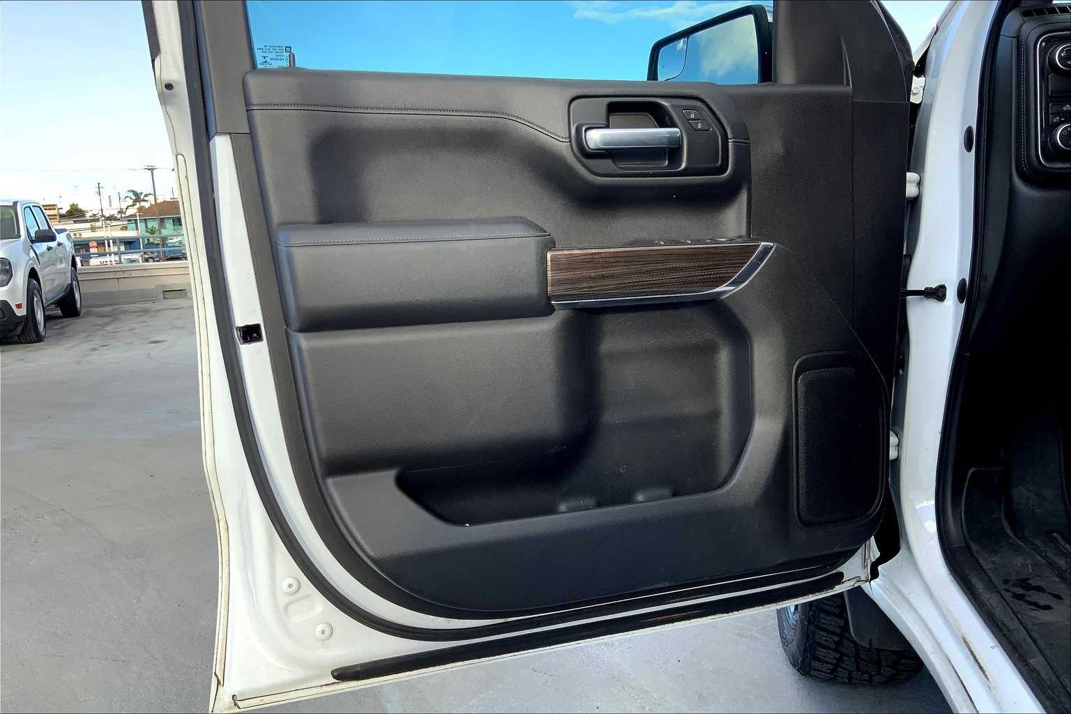 Thumbnail: 2019 Chevrolet Silverado 1500 - 27