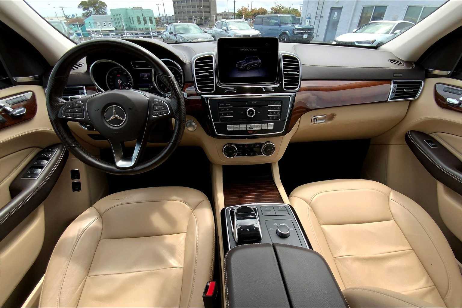 Thumbnail: 2018 Mercedes-Benz GLE - 10