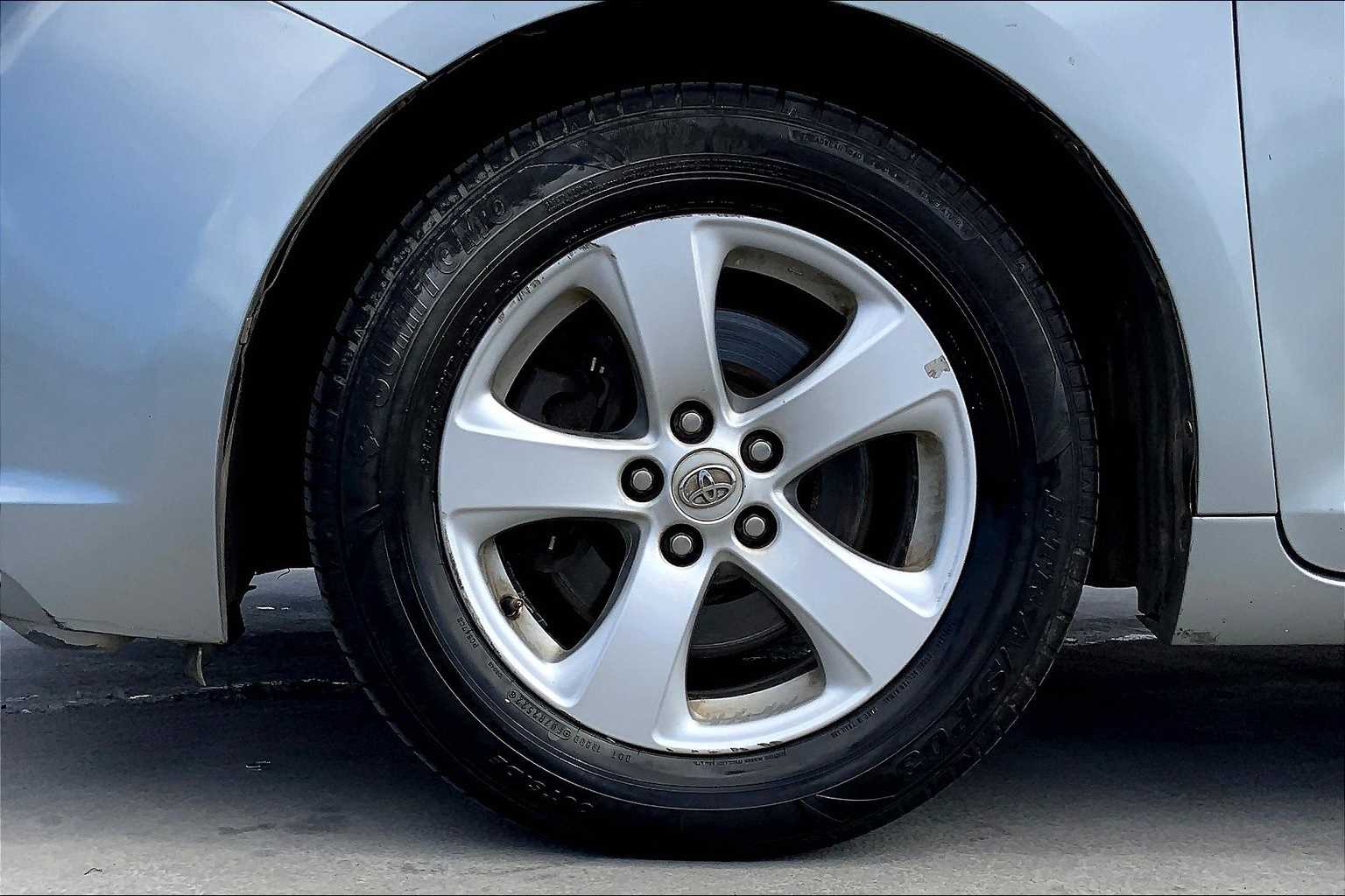 Thumbnail: 2016 Toyota Sienna - 8