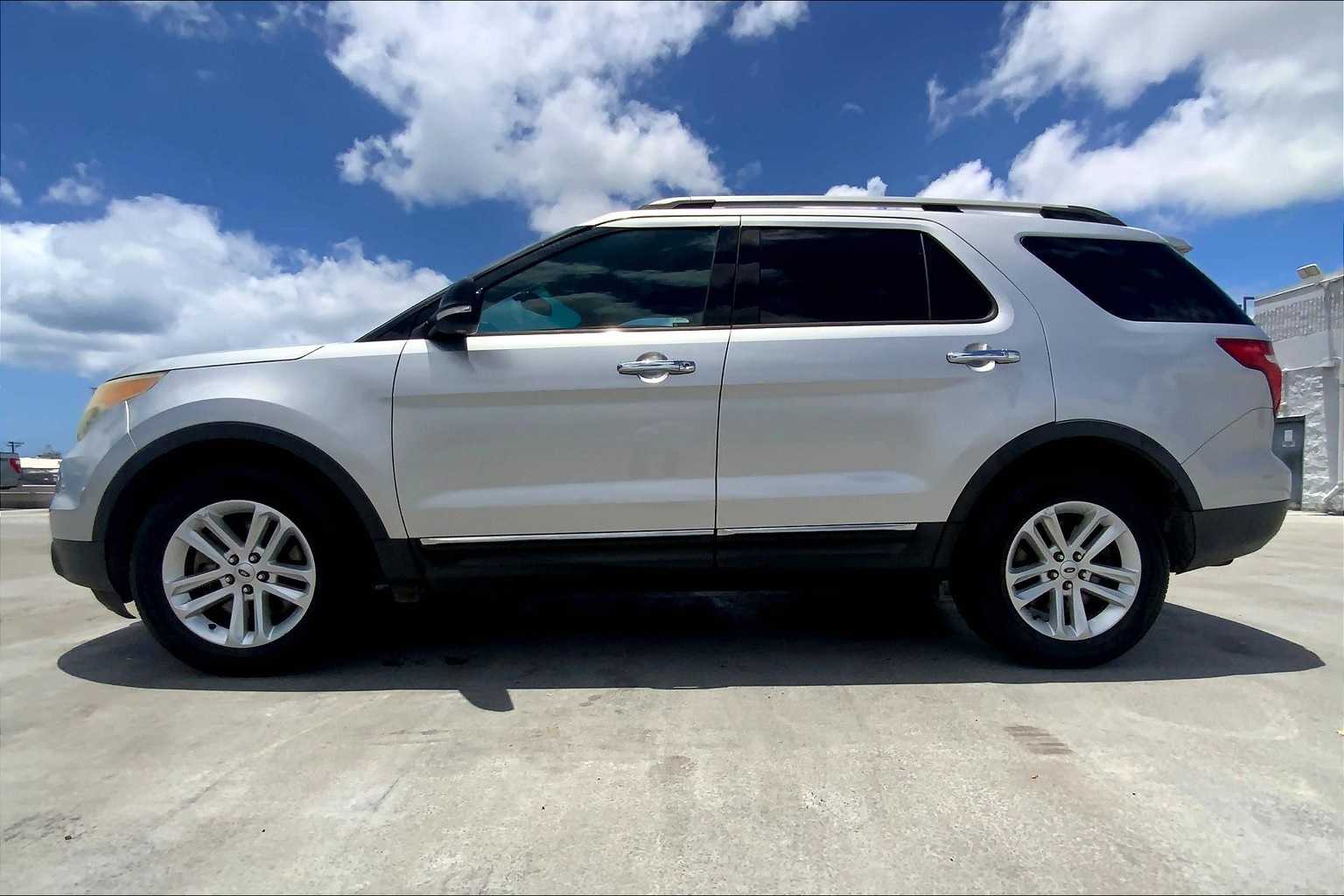 Thumbnail: 2015 Ford Explorer - 3
