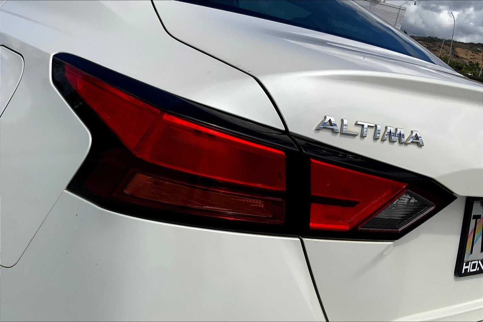 Thumbnail: 2019 Nissan Altima - 32