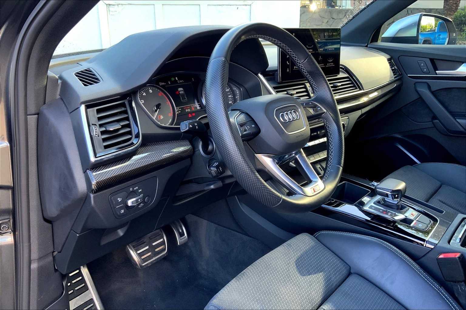 2022 Audi SQ5 Premium photo 2