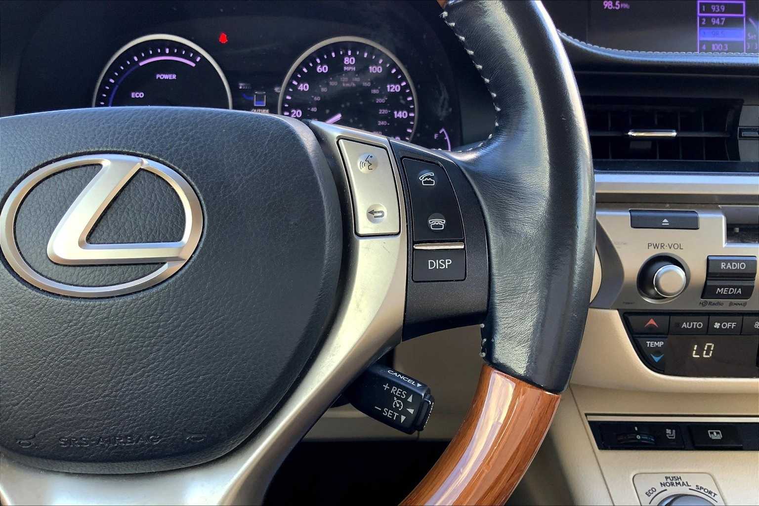 Thumbnail: 2014 Lexus ES - 25