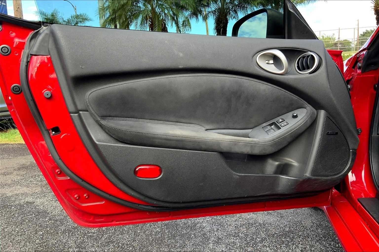 Thumbnail: 2014 Nissan Z - 26