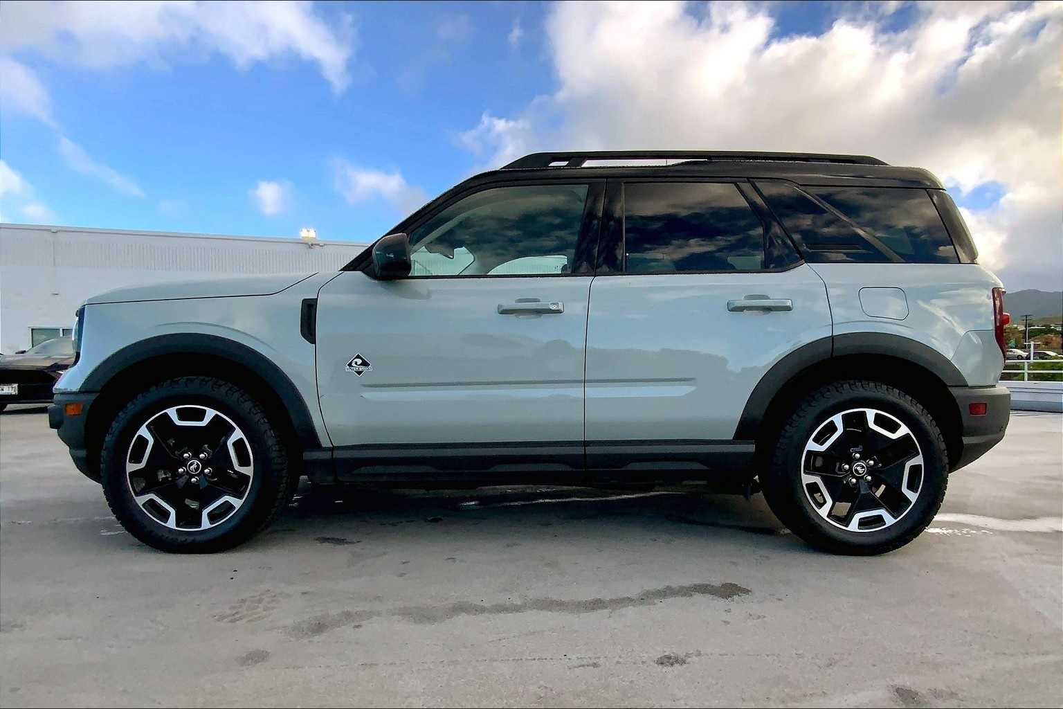 2022 Ford Bronco Sport Outer Banks photo 3