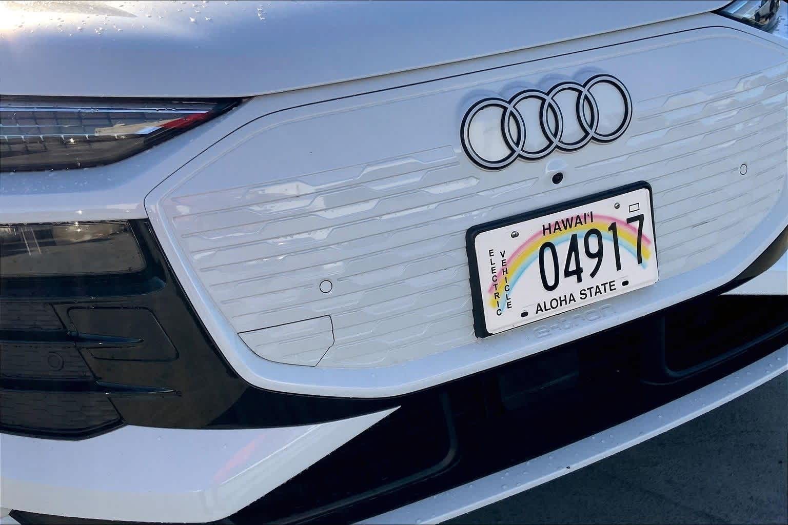 Thumbnail: 2025 Audi Q6 e-tron - 33