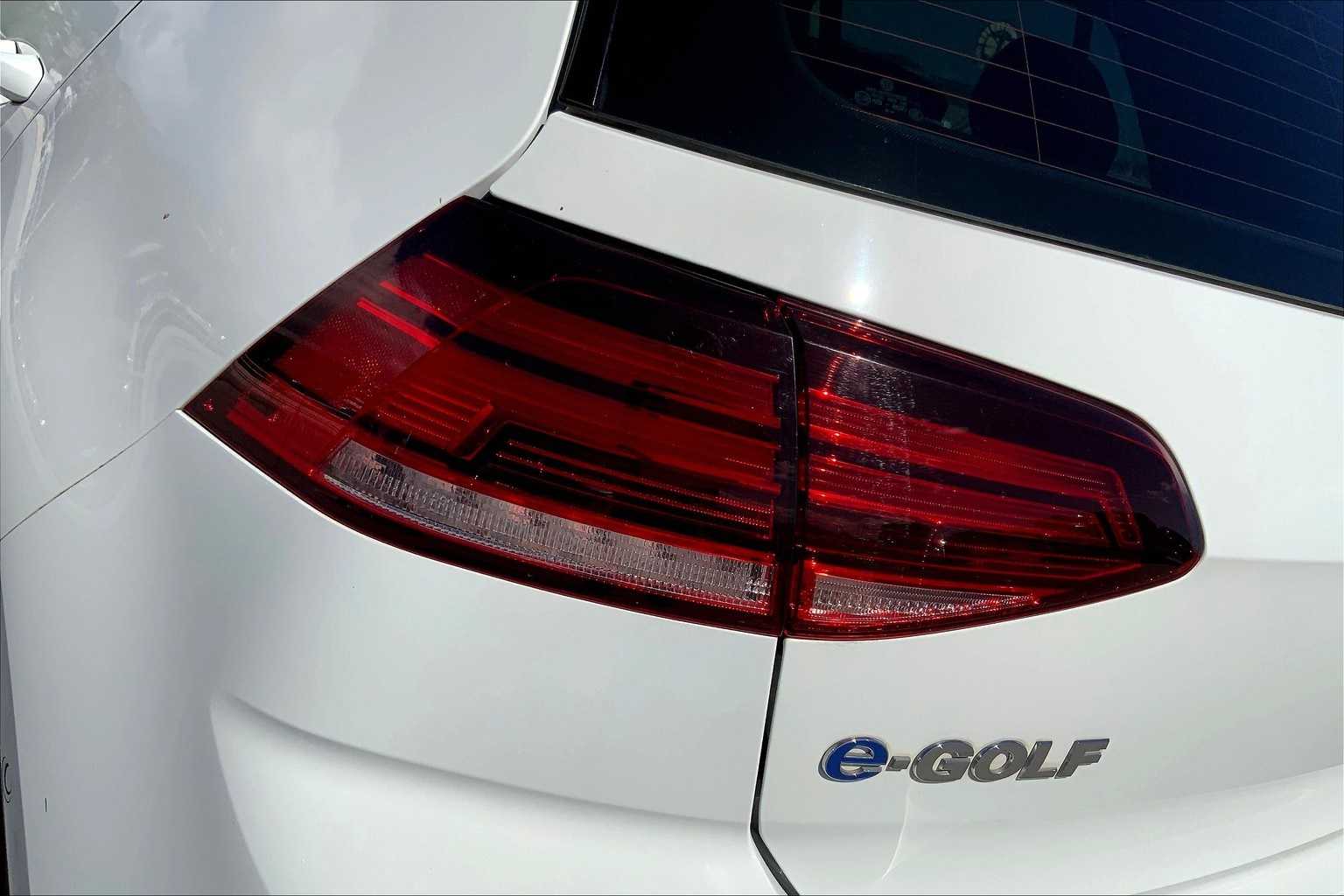 Thumbnail: 2019 Volkswagen e-Golf - 32