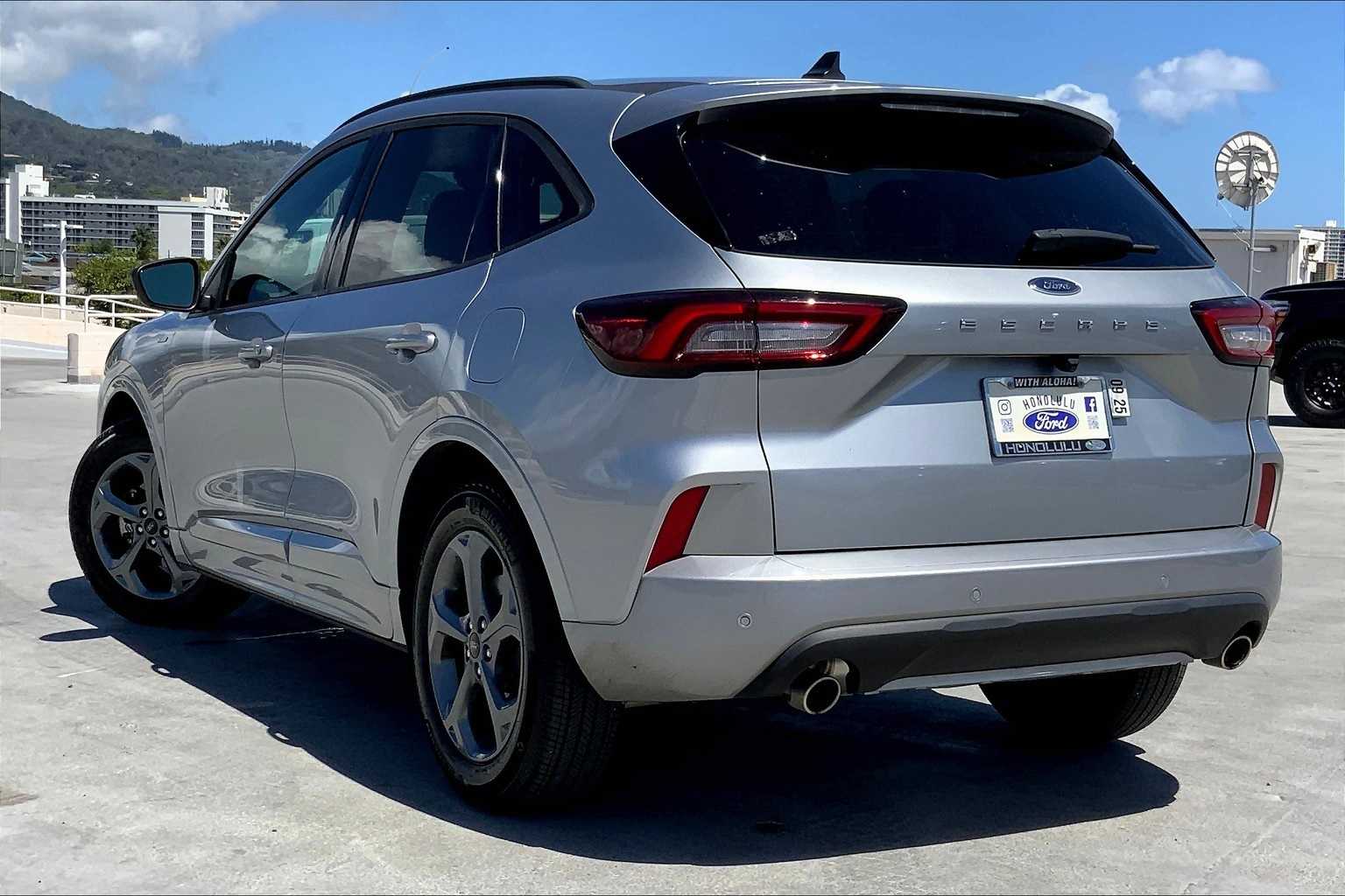 Thumbnail: 2023 Ford Escape - 4