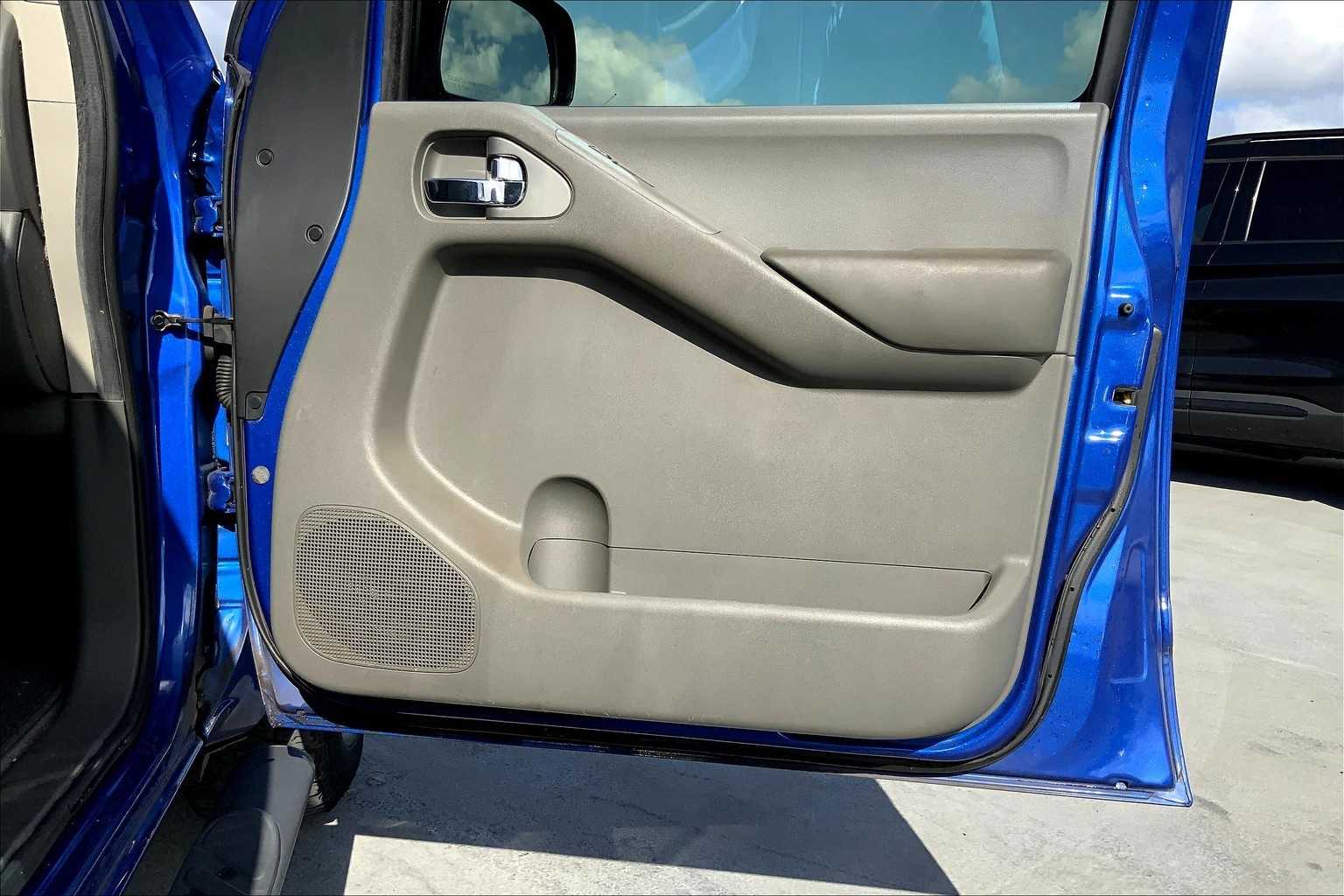 Thumbnail: 2012 Nissan Frontier - 28