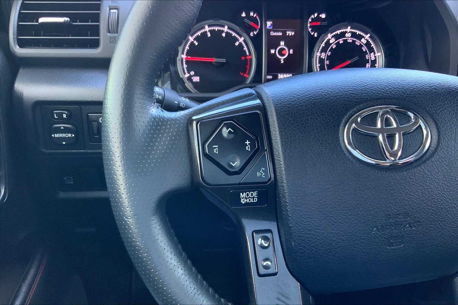 Thumbnail: 2022 Toyota 4Runner - 24