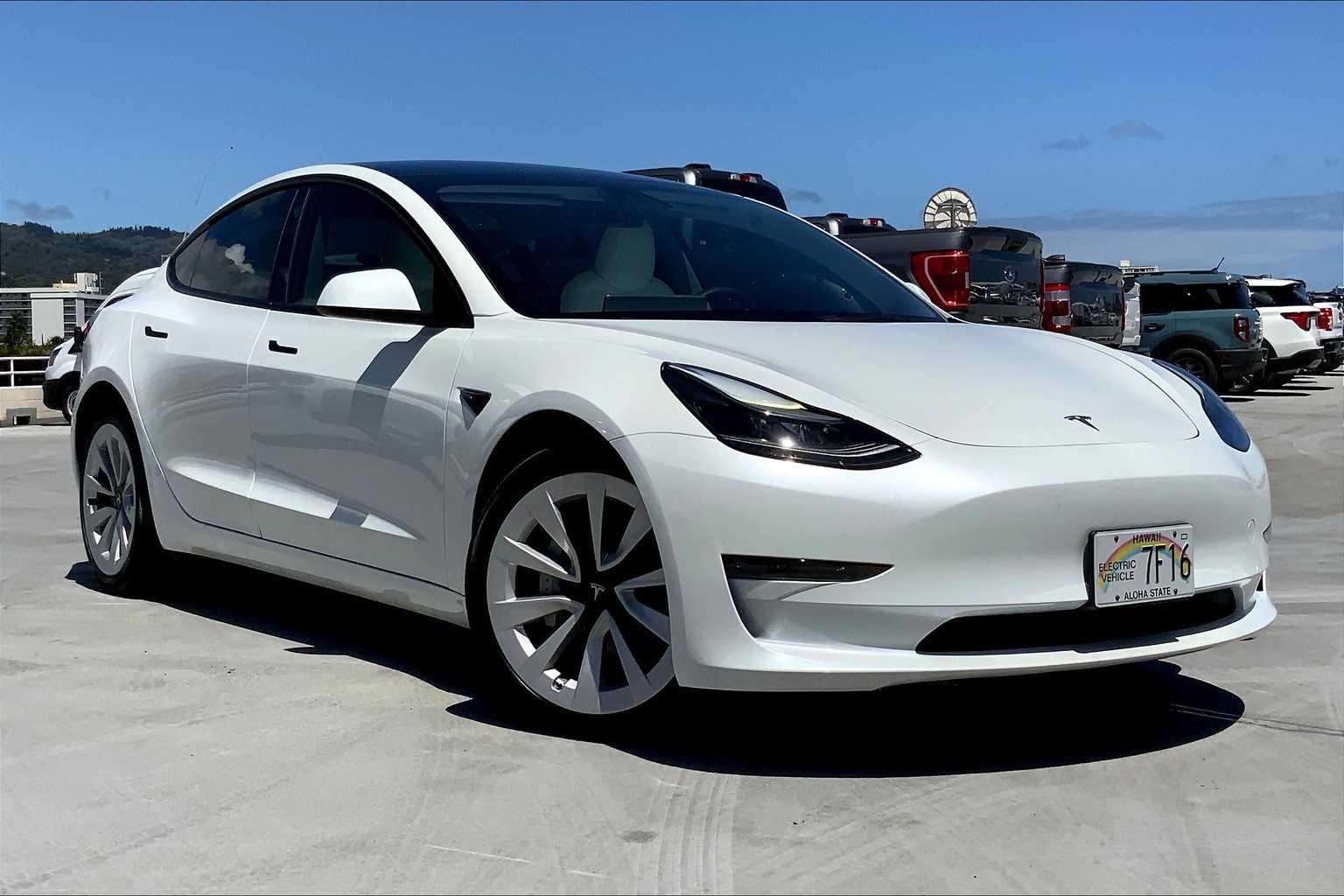 Thumbnail: 2023 Tesla Model 3 - 21