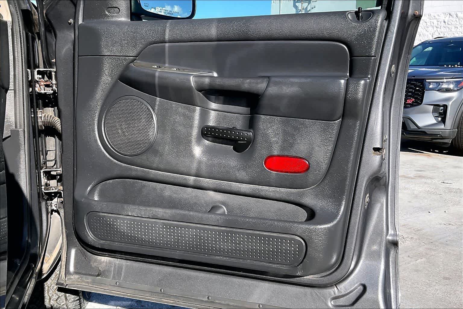Thumbnail: 2003 Dodge Ram 1500 - 28