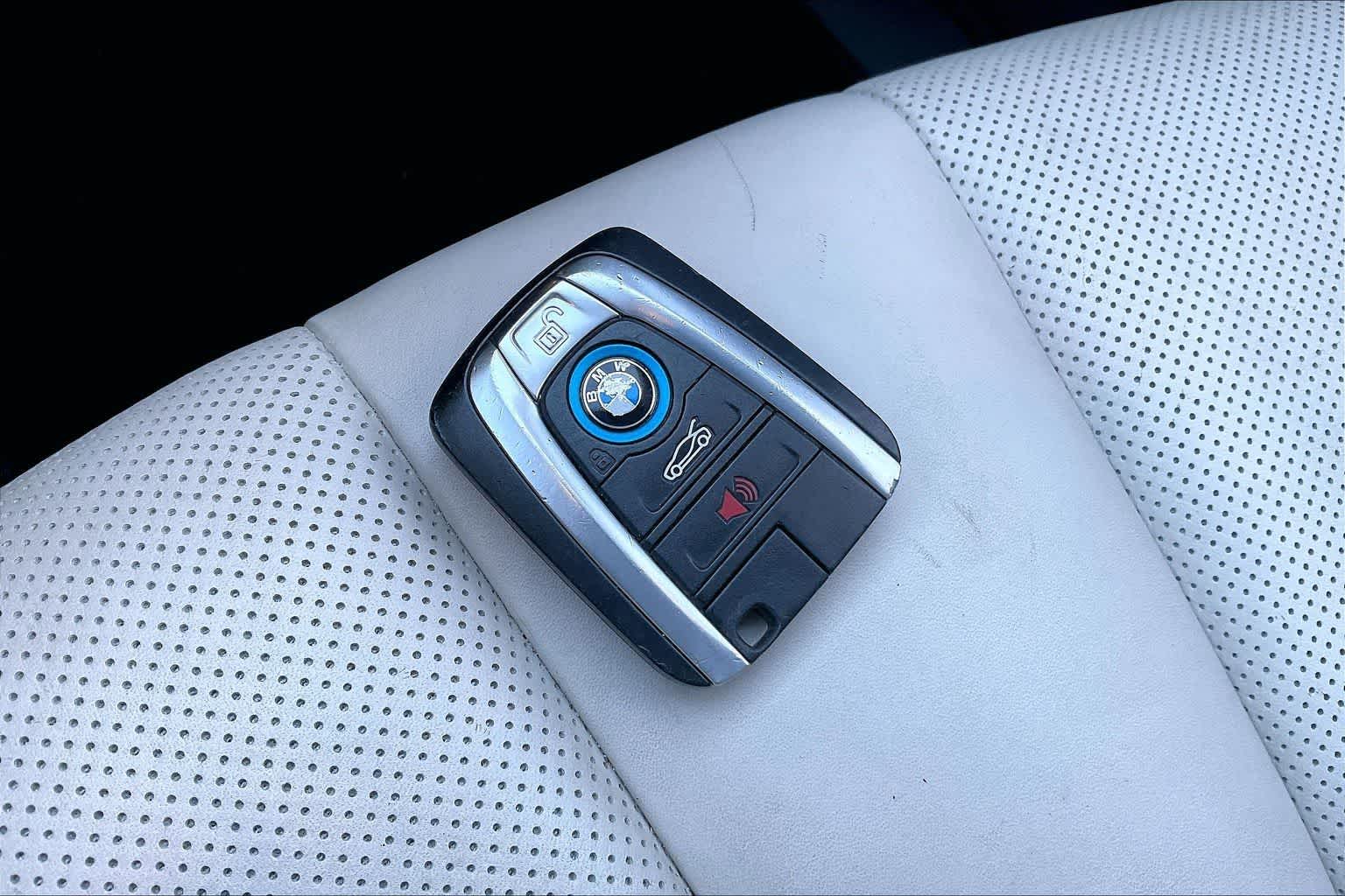 Thumbnail: 2016 BMW  - 18