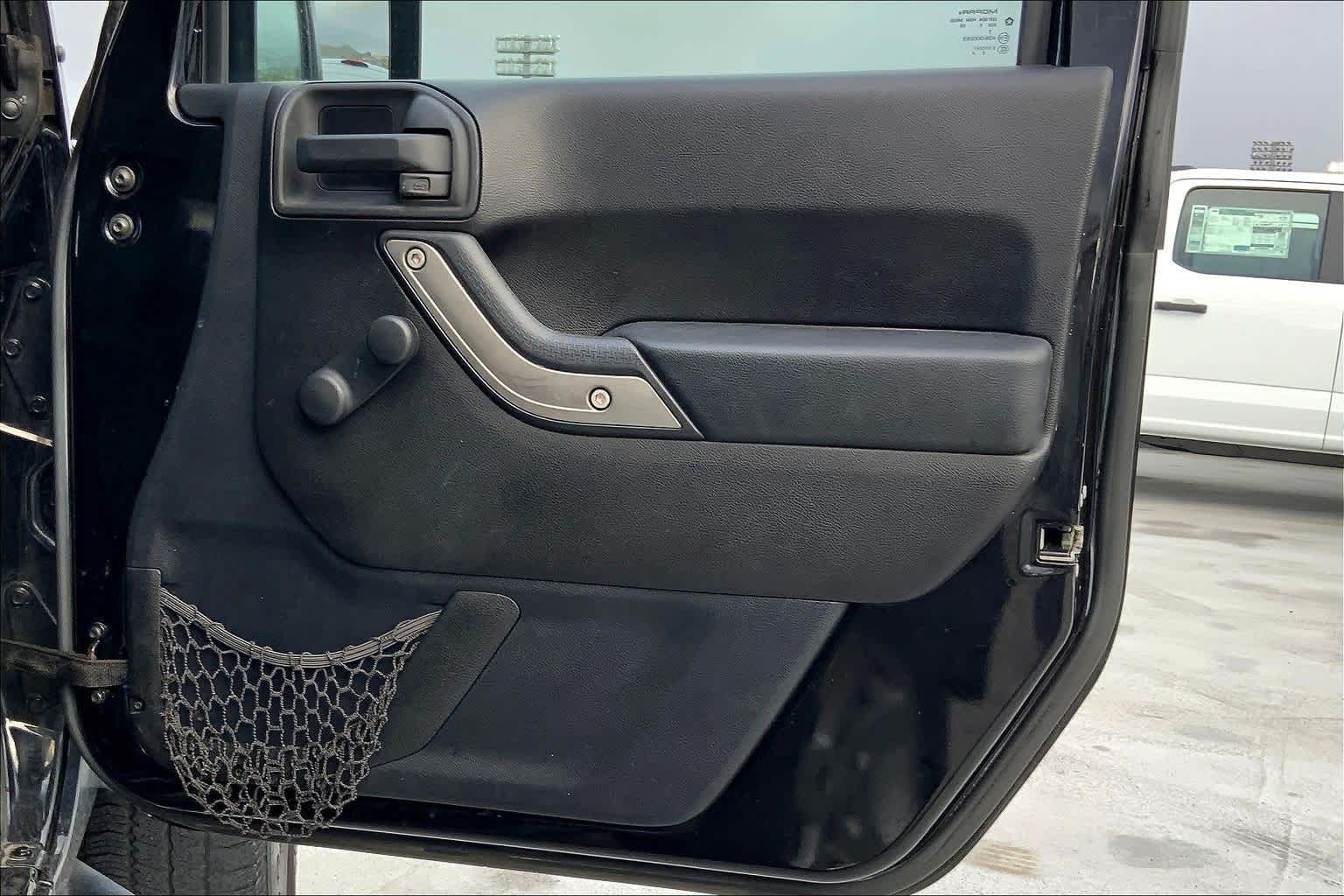 Thumbnail: 2015 Jeep Wrangler - 28