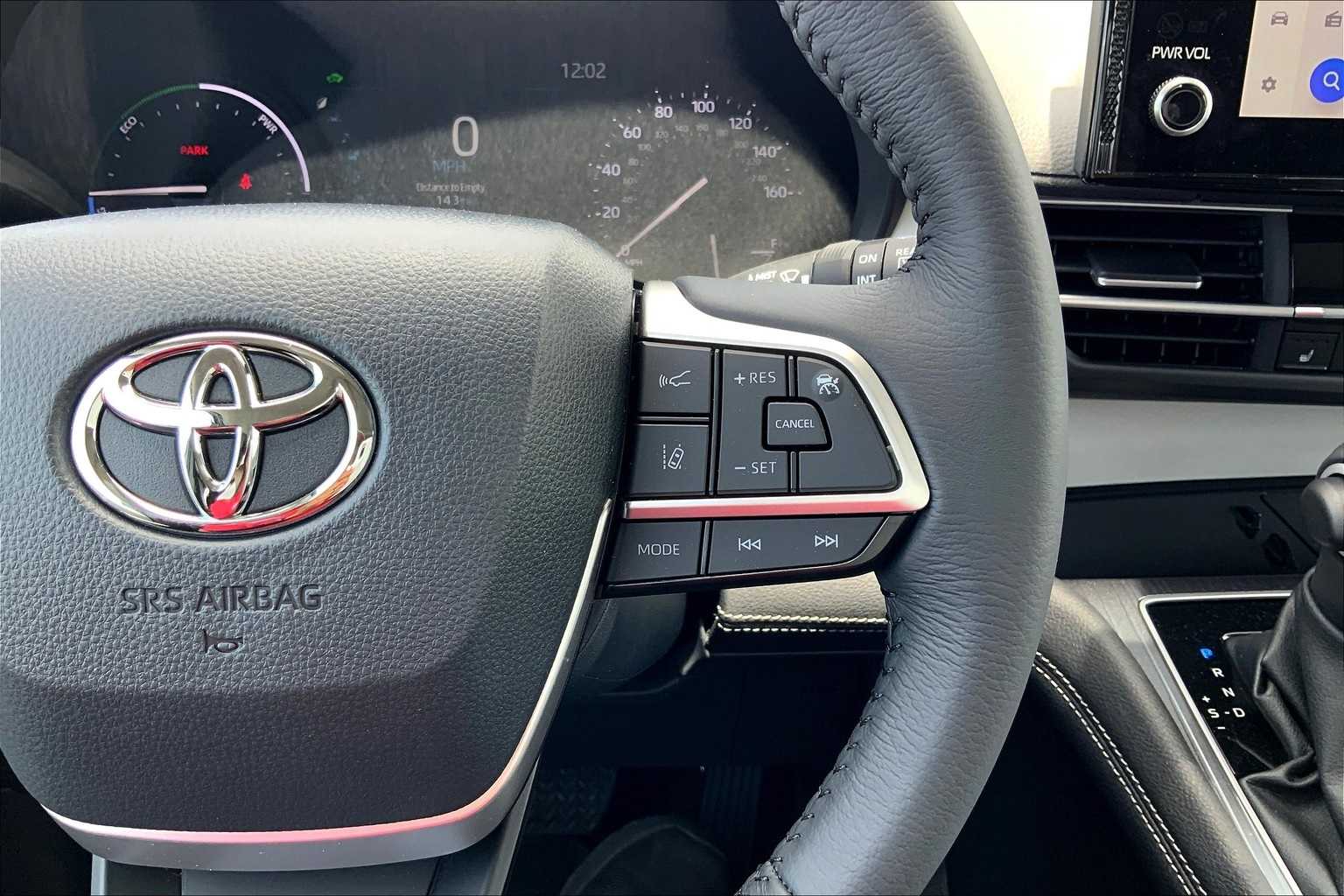 Thumbnail: 2025 Toyota Sienna - 25