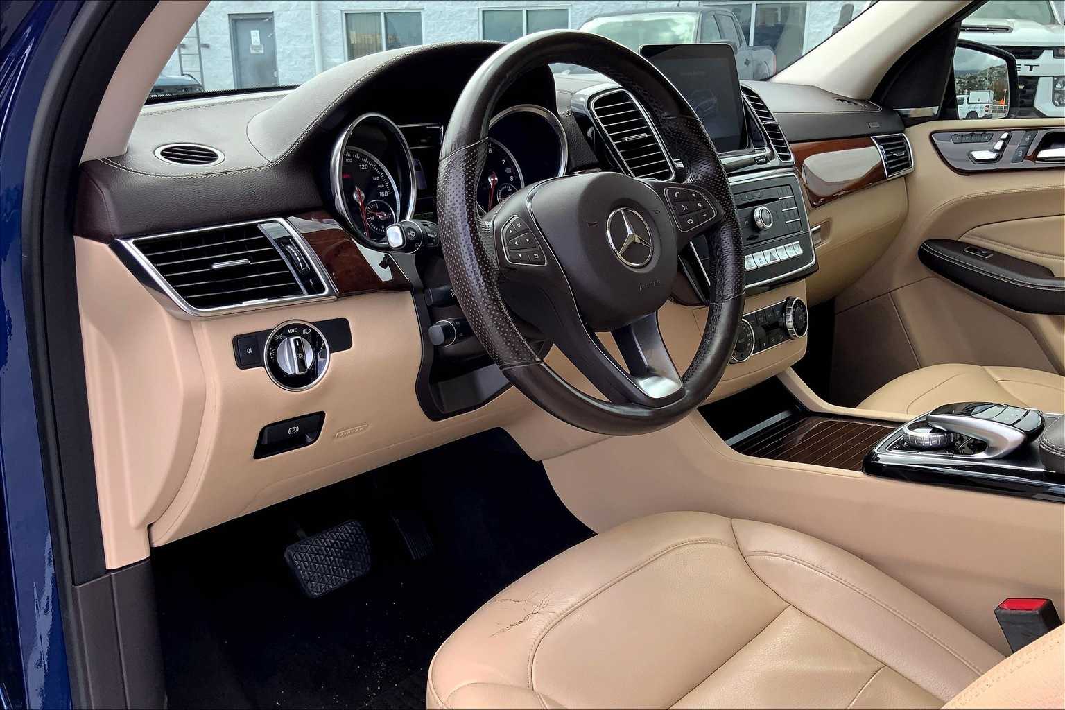 Thumbnail: 2018 Mercedes-Benz GLE - 2