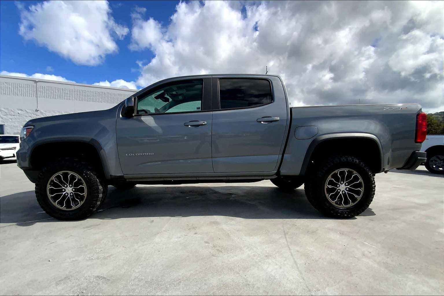 Thumbnail: 2021 Chevrolet Colorado - 3