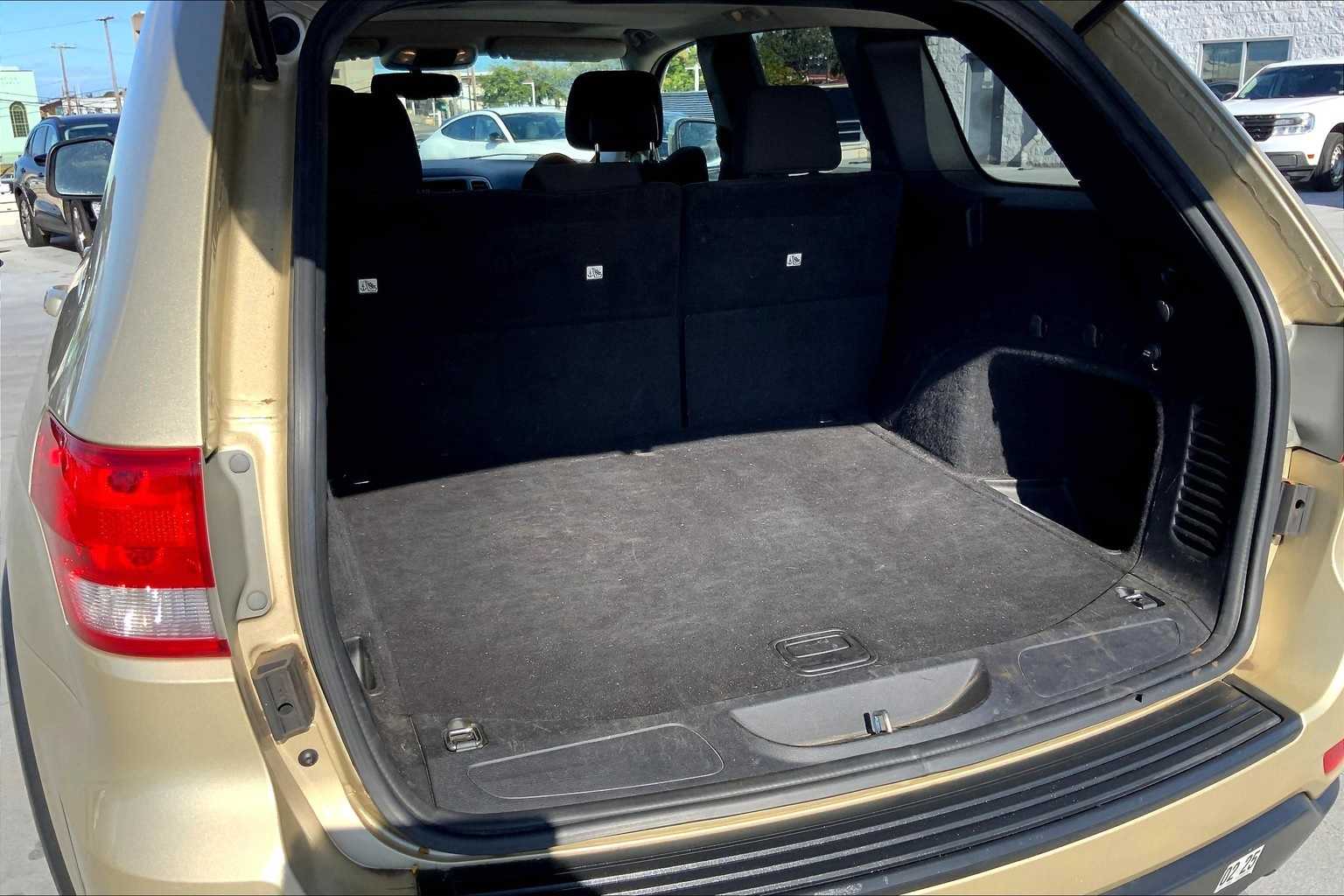 Thumbnail: 2012 Jeep Grand Cherokee - 18