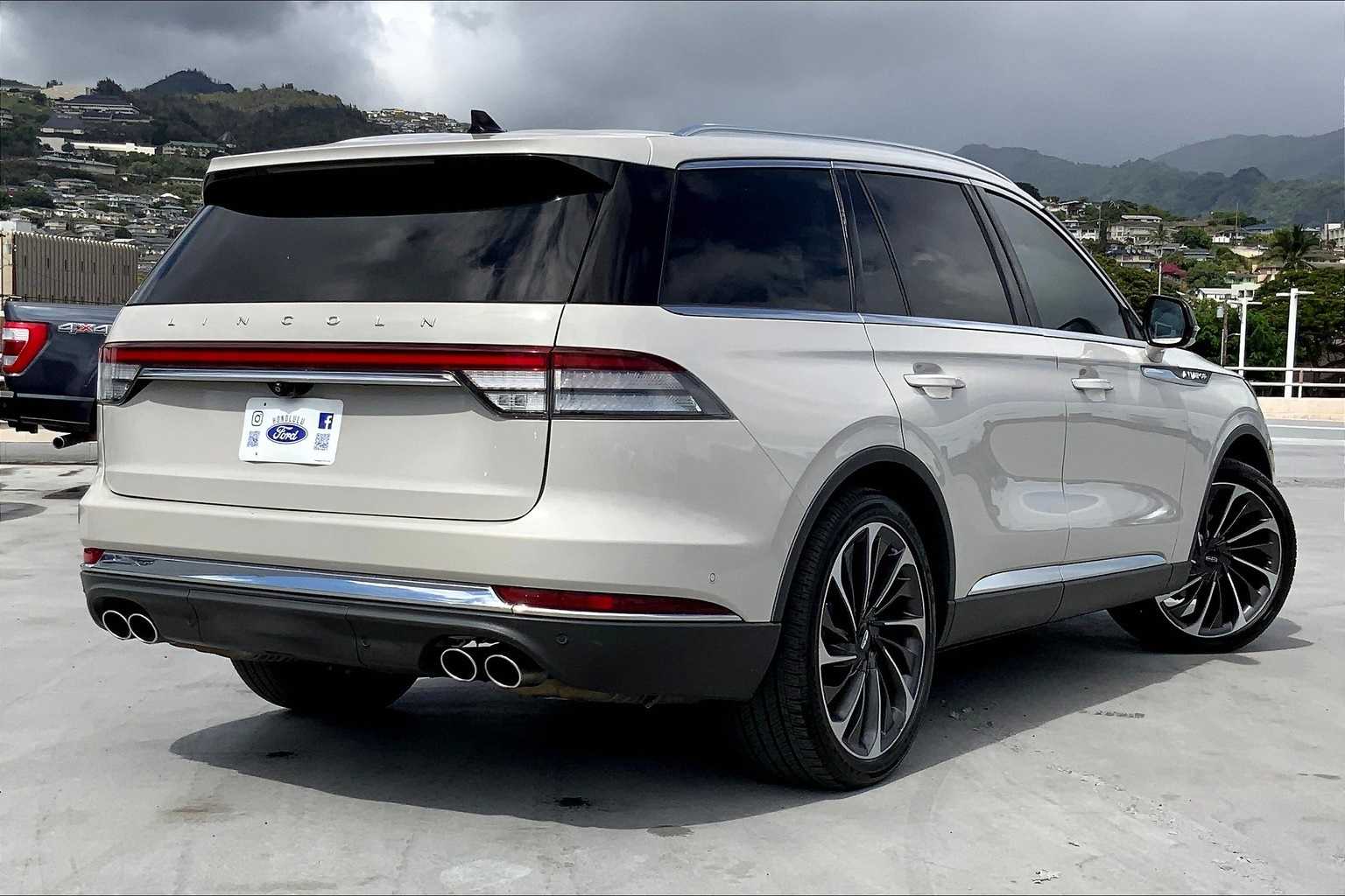 Thumbnail: 2022 Lincoln Aviator - 22