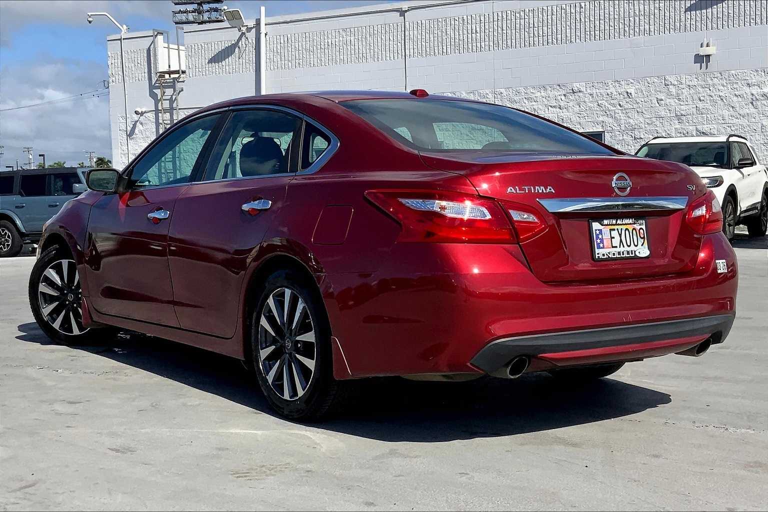 Thumbnail: 2016 Nissan Altima - 4