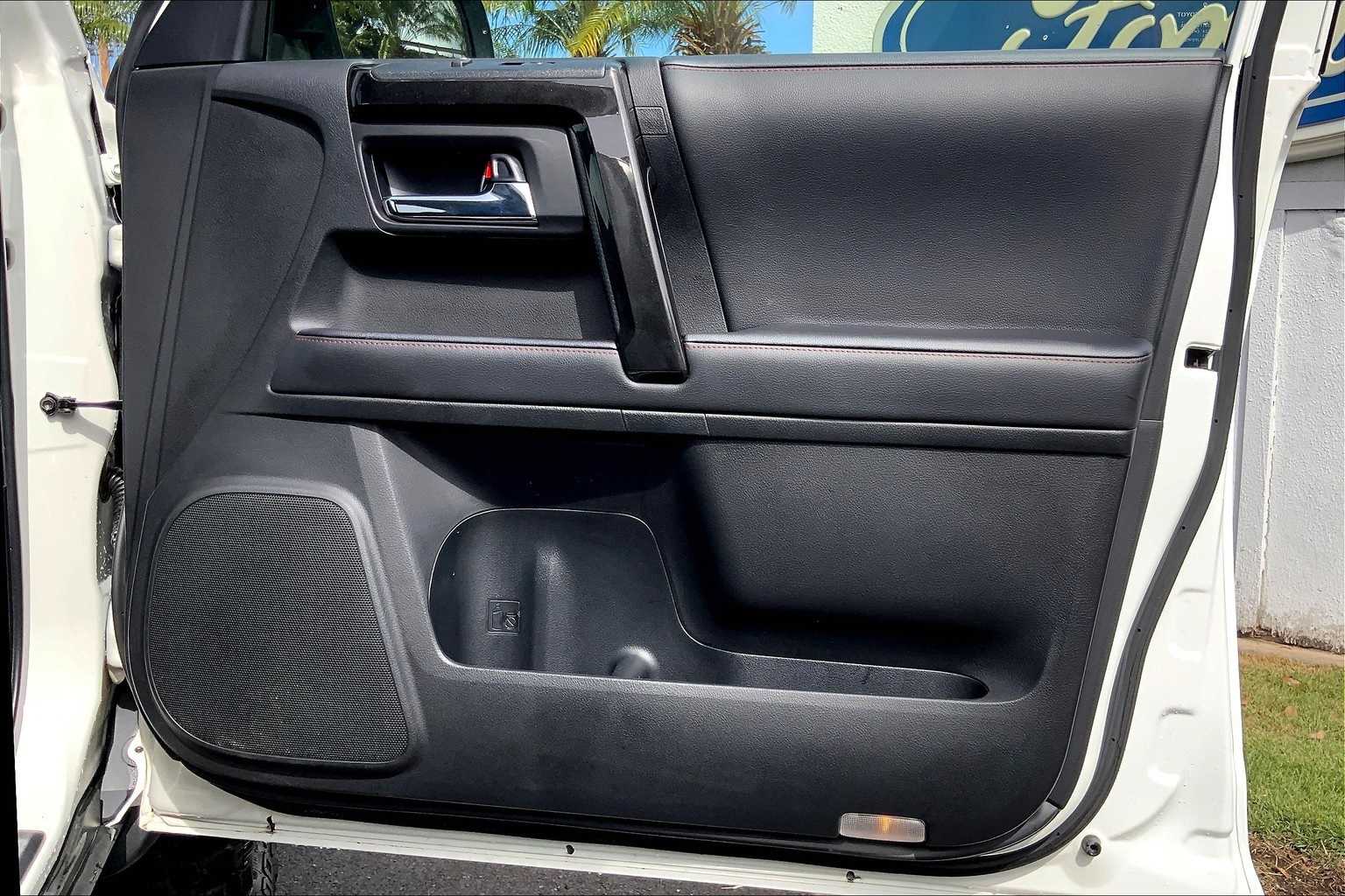 Thumbnail: 2022 Toyota 4Runner - 28