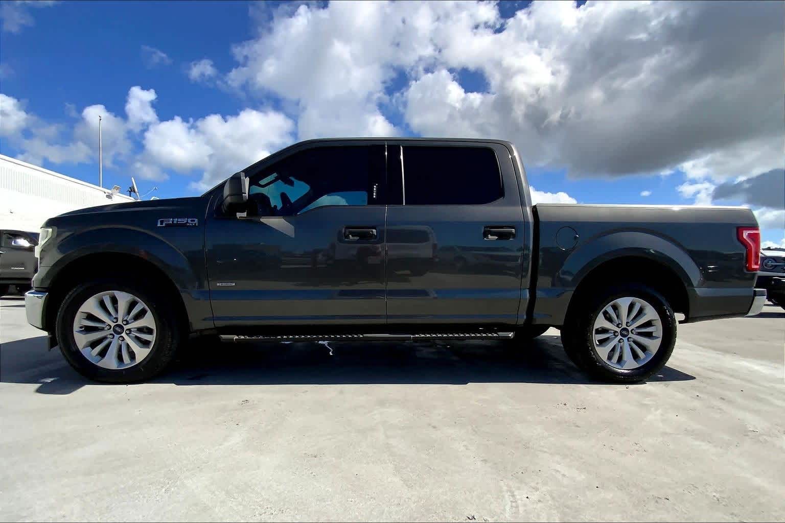 2017 Ford F-150 XLT photo 3