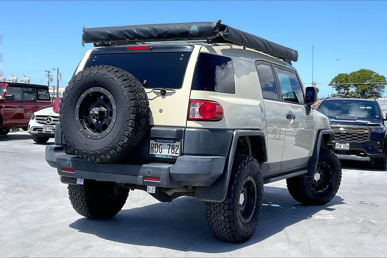 Thumbnail: 2010 Toyota FJ Cruiser - 22
