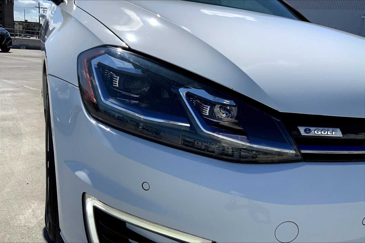 Thumbnail: 2019 Volkswagen e-Golf - 31