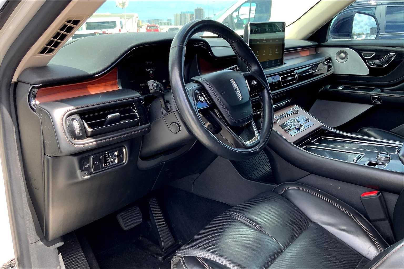 Thumbnail: 2022 Lincoln Aviator - 2