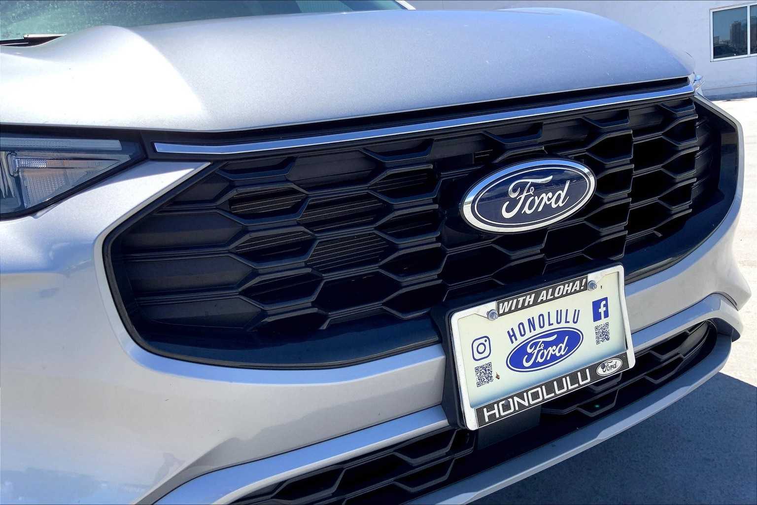 Thumbnail: 2023 Ford Escape - 33