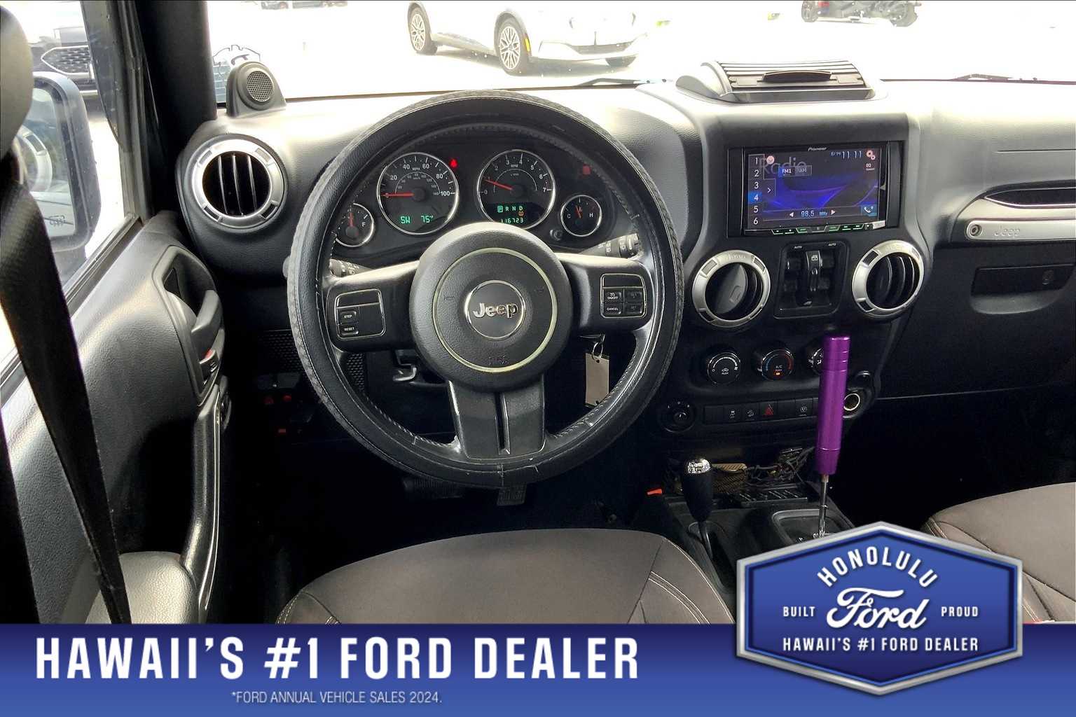 2013 Jeep Wrangler Unlimited Sahara 14