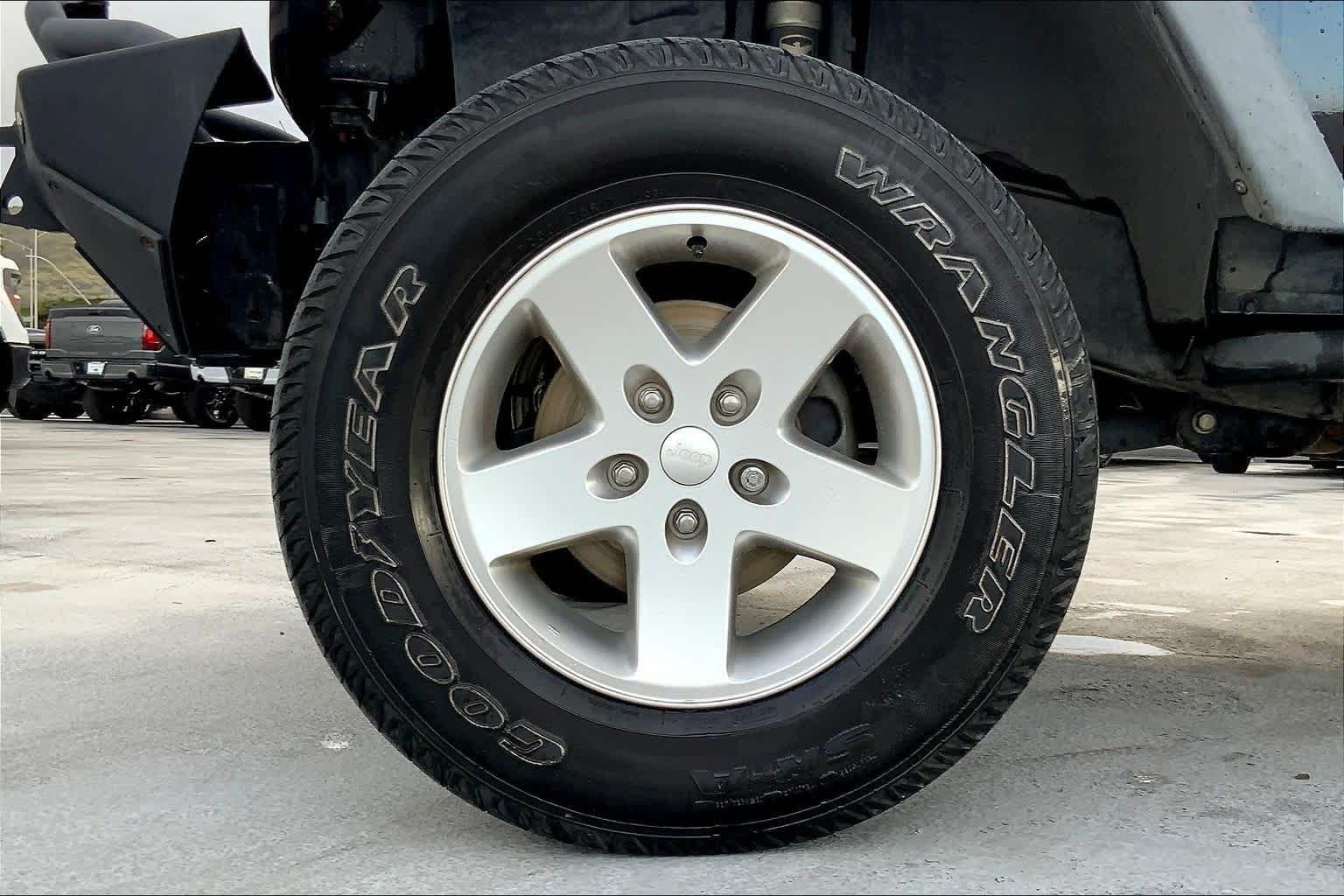 Thumbnail: 2015 Jeep Wrangler - 8