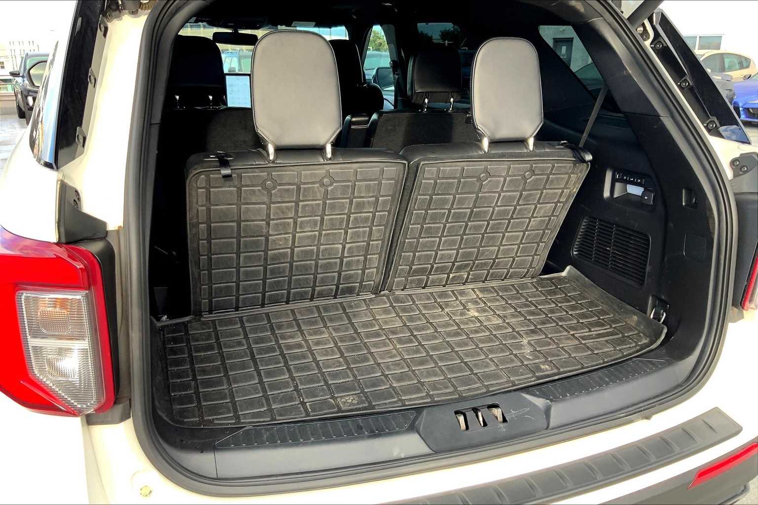 Thumbnail: 2020 Ford Explorer - 18