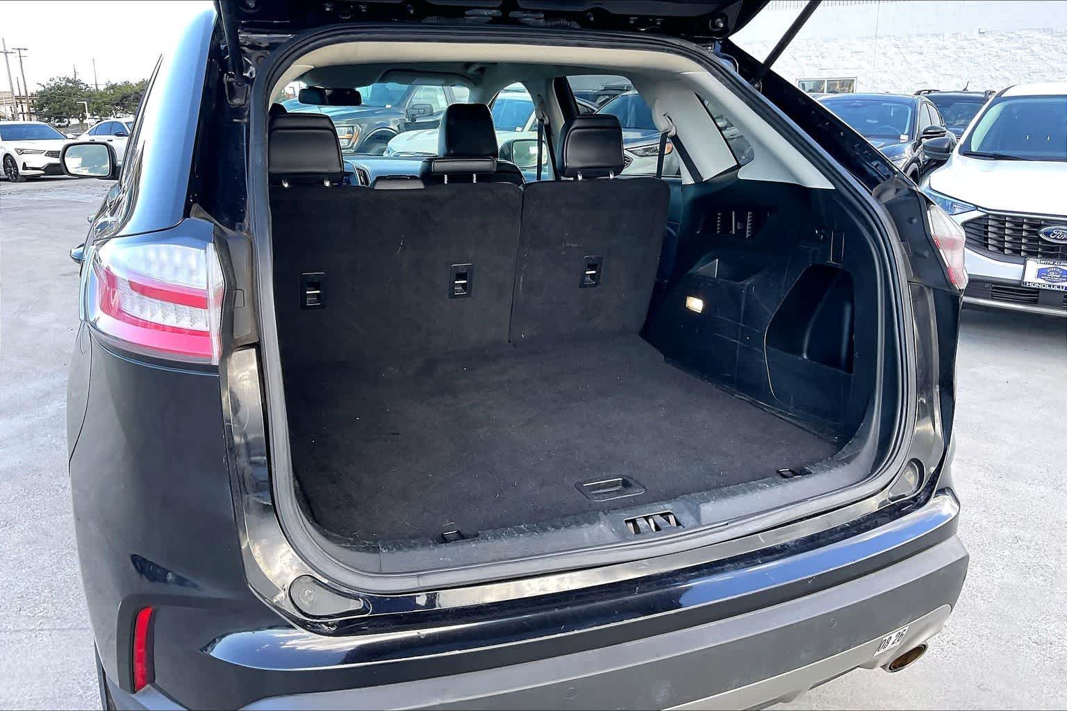 Thumbnail: 2020 Ford Edge - 18