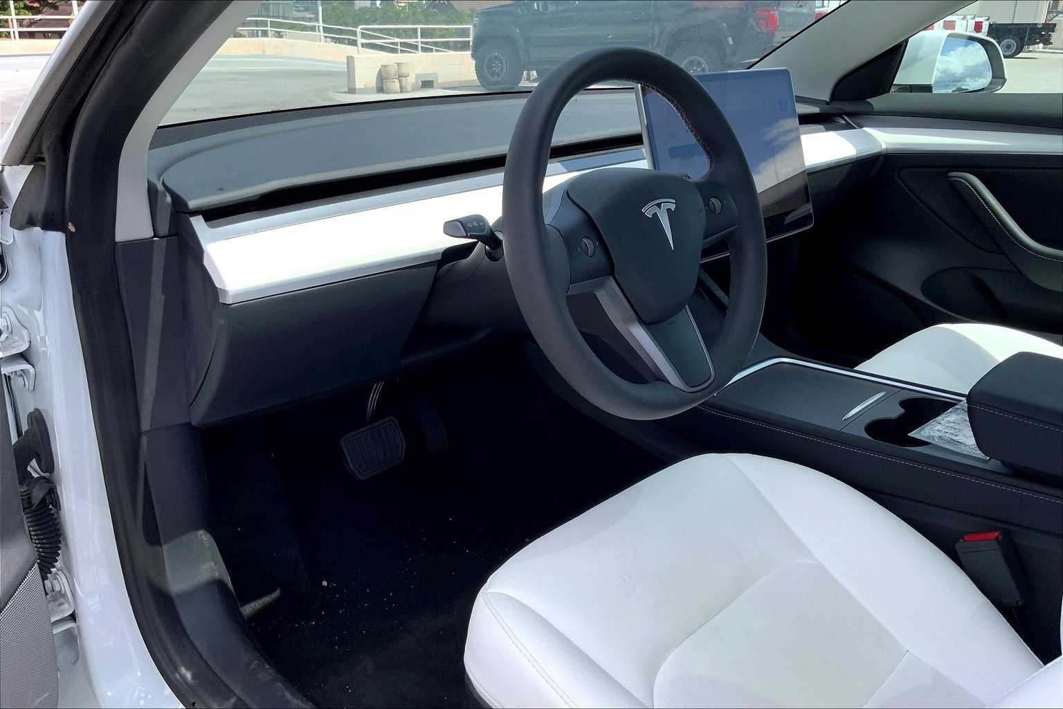 Thumbnail: 2022 Tesla Model 3 - 2
