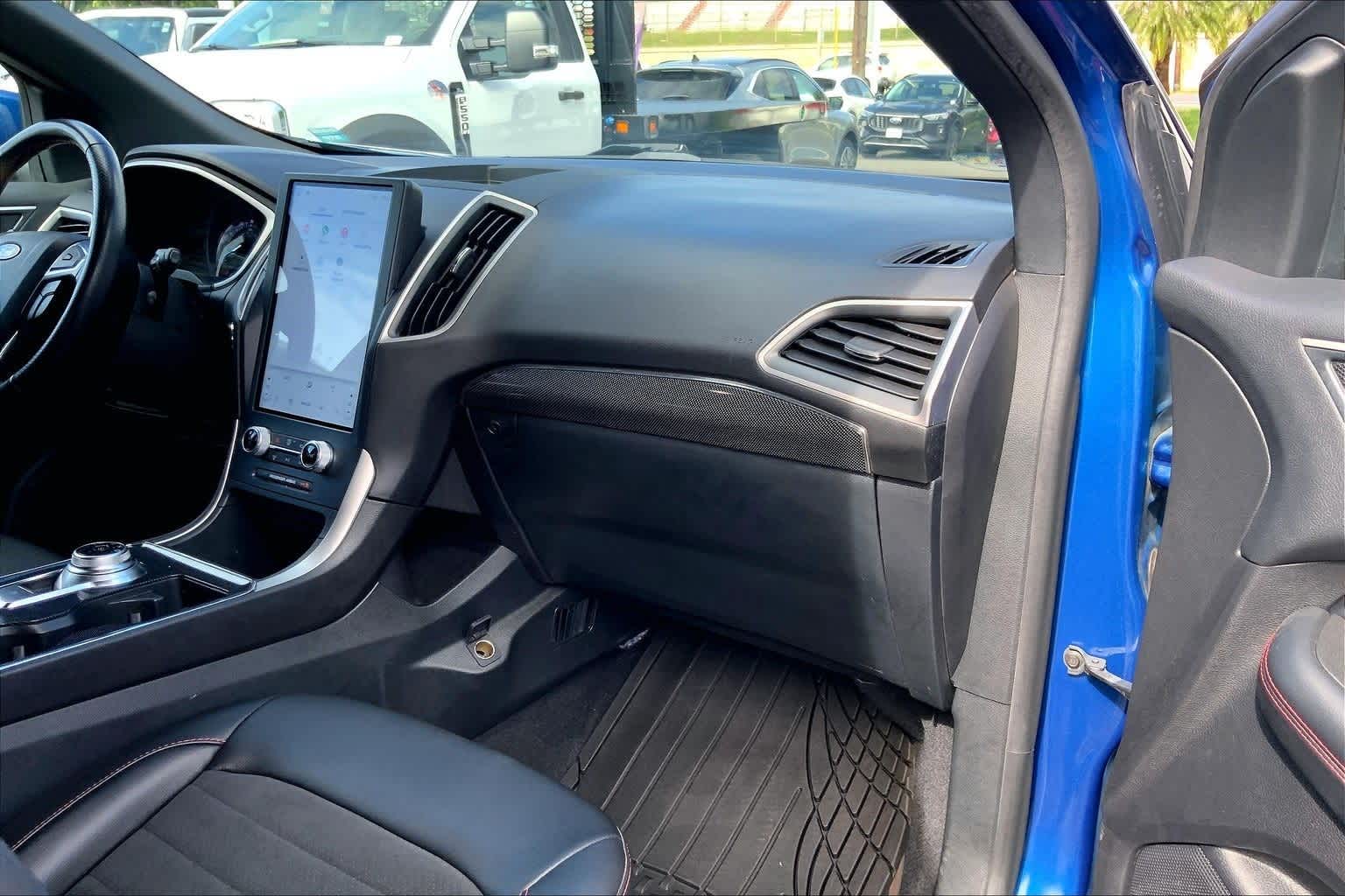 Thumbnail: 2021 Ford Edge - 23