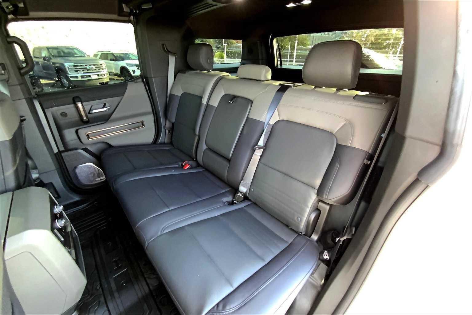 Thumbnail: 2025 GMC Hummer EV - 29
