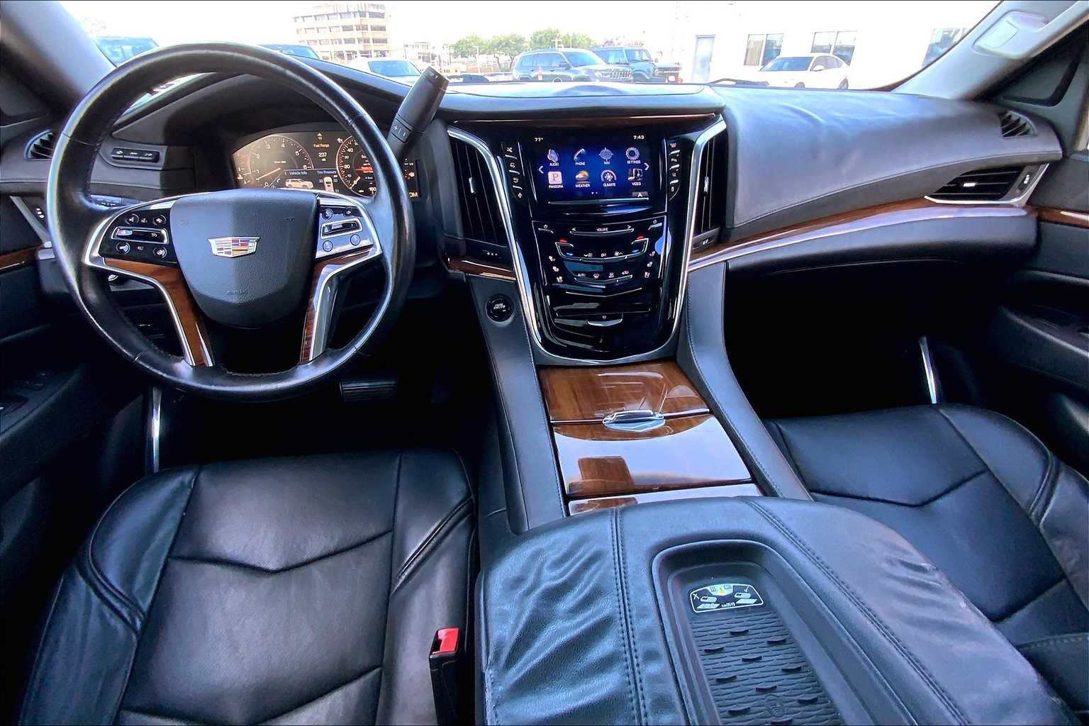 Thumbnail: 2015 Cadillac Escalade - 10