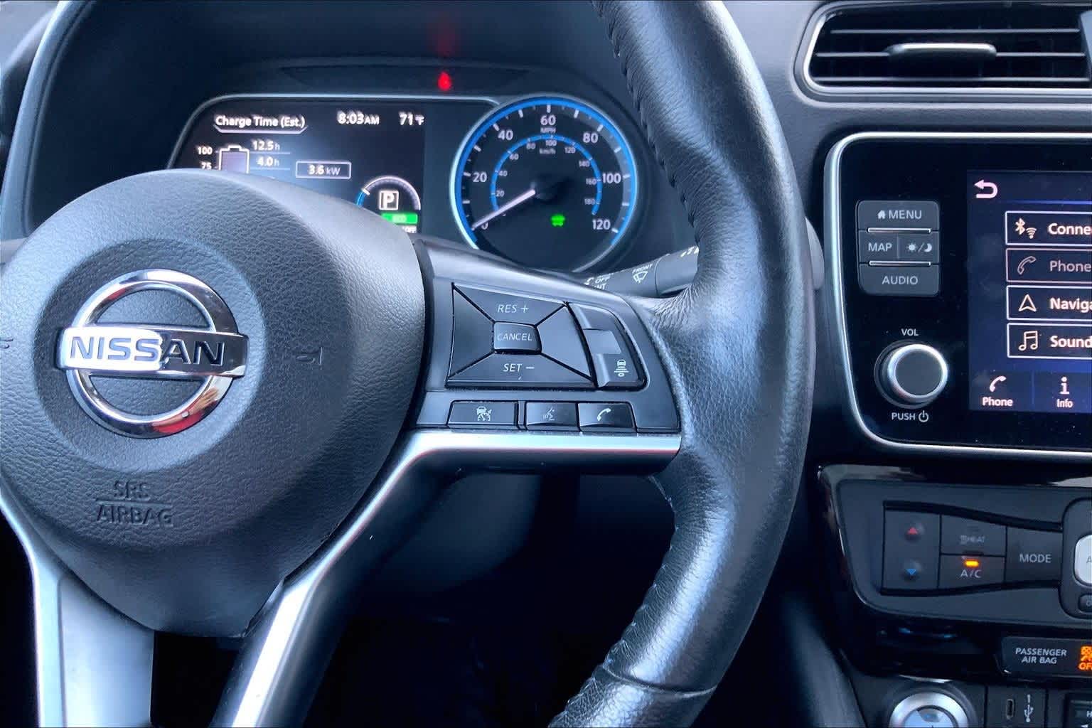 Thumbnail: 2022 Nissan Leaf - 25