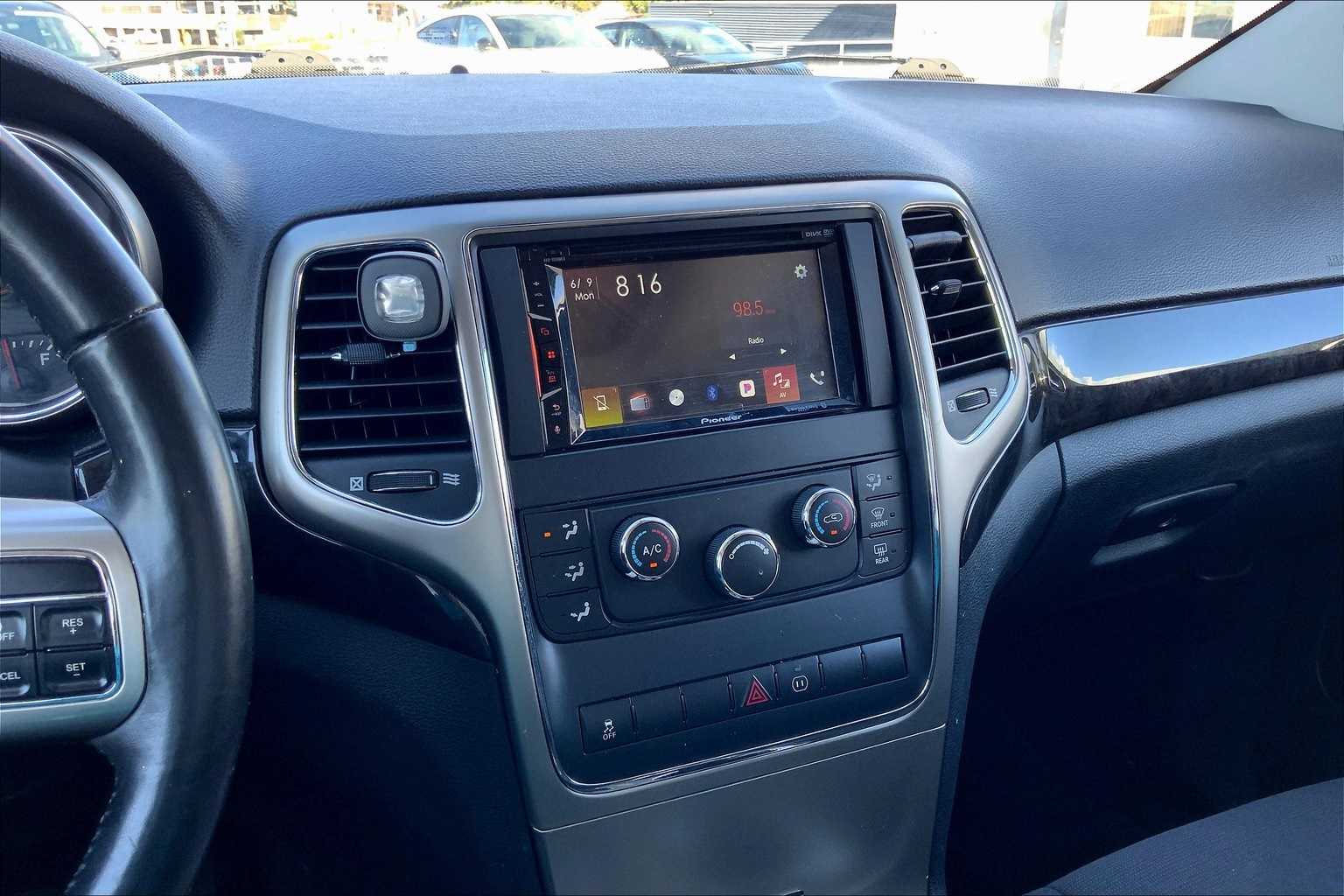 Thumbnail: 2012 Jeep Grand Cherokee - 15