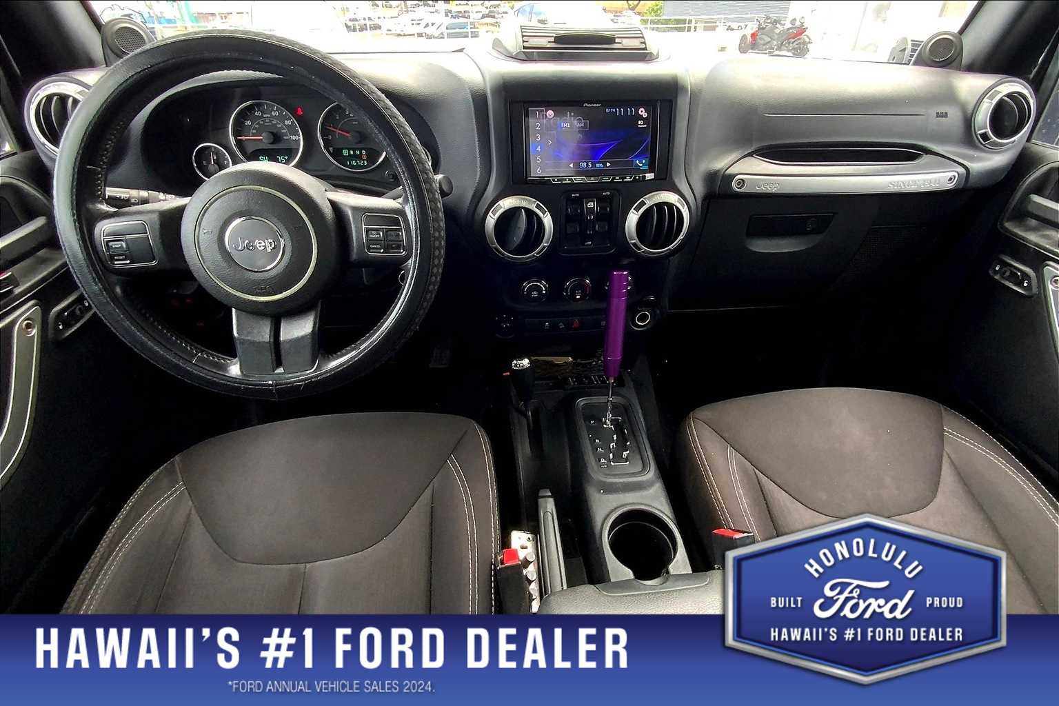 2013 Jeep Wrangler Unlimited Sahara 10