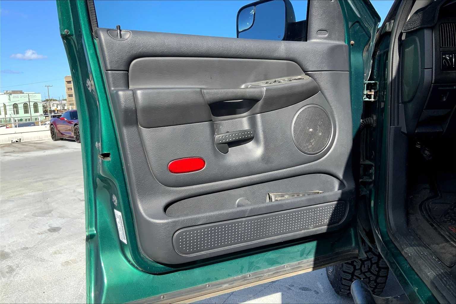 Thumbnail: 2003 Dodge Ram 2500 - 27