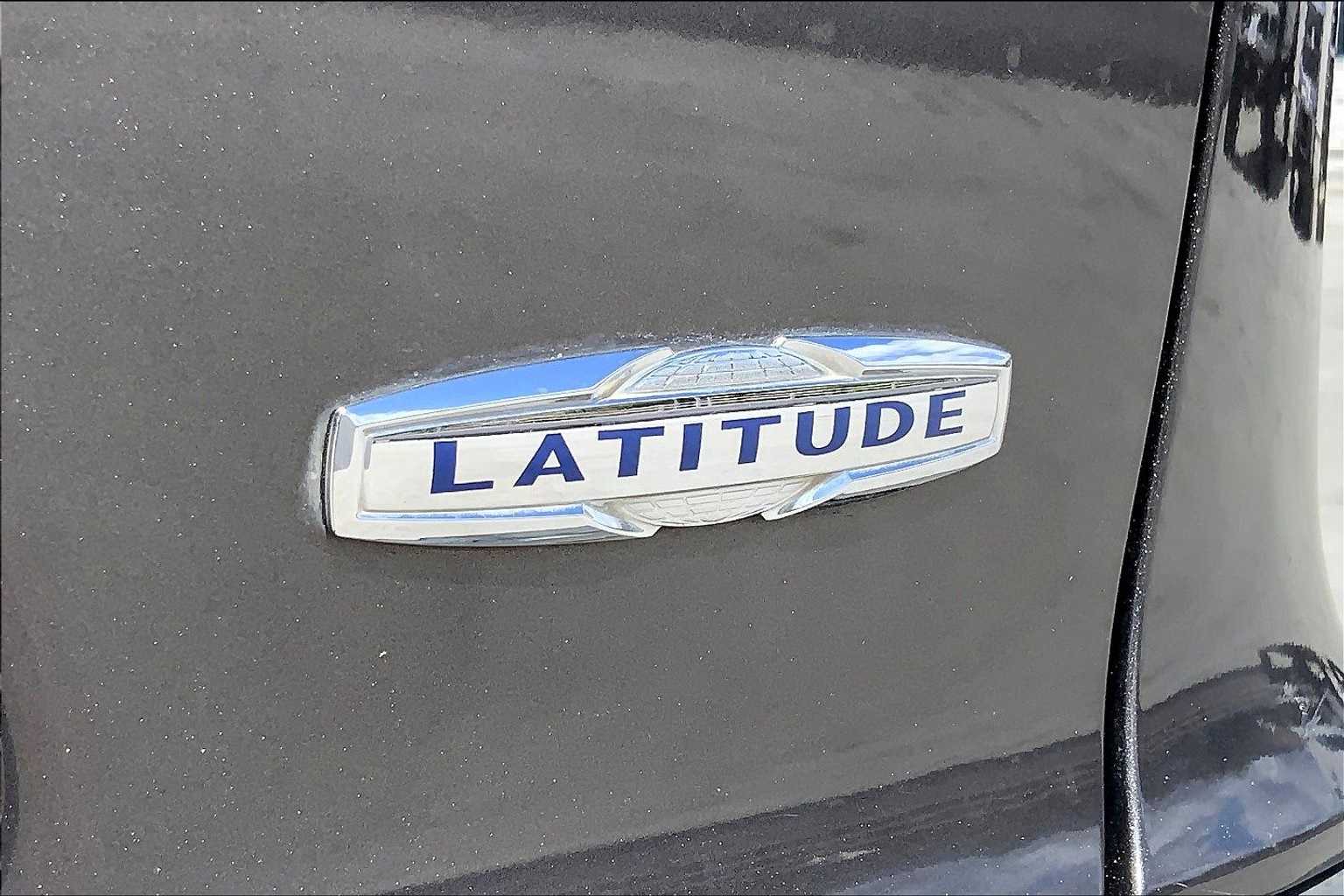 Thumbnail: 2019 Jeep Cherokee - 7