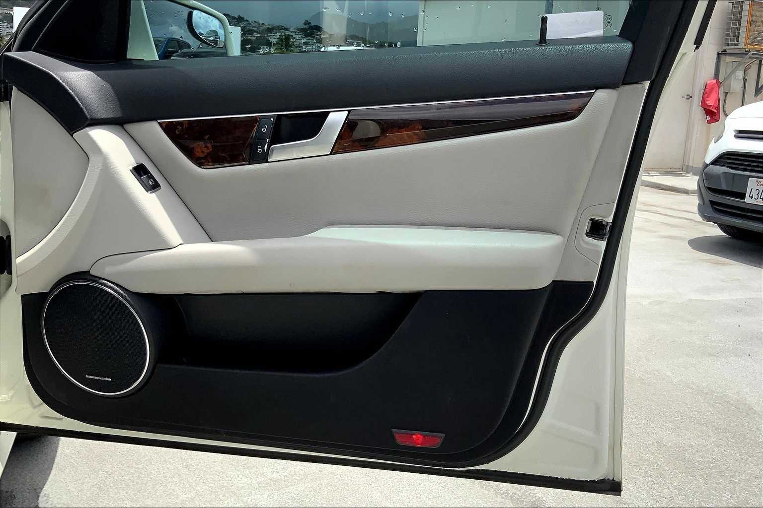 Thumbnail: 2012 Mercedes-Benz C-Class - 28