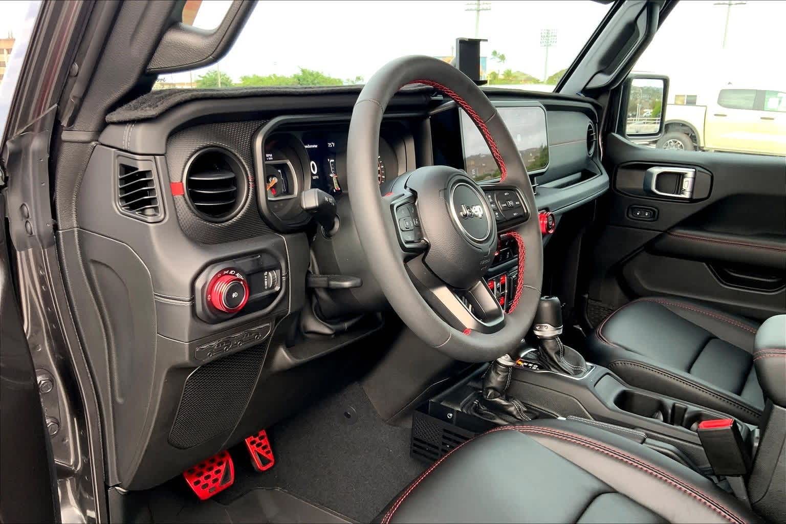 2024 Jeep Wrangler Rubicon photo 2