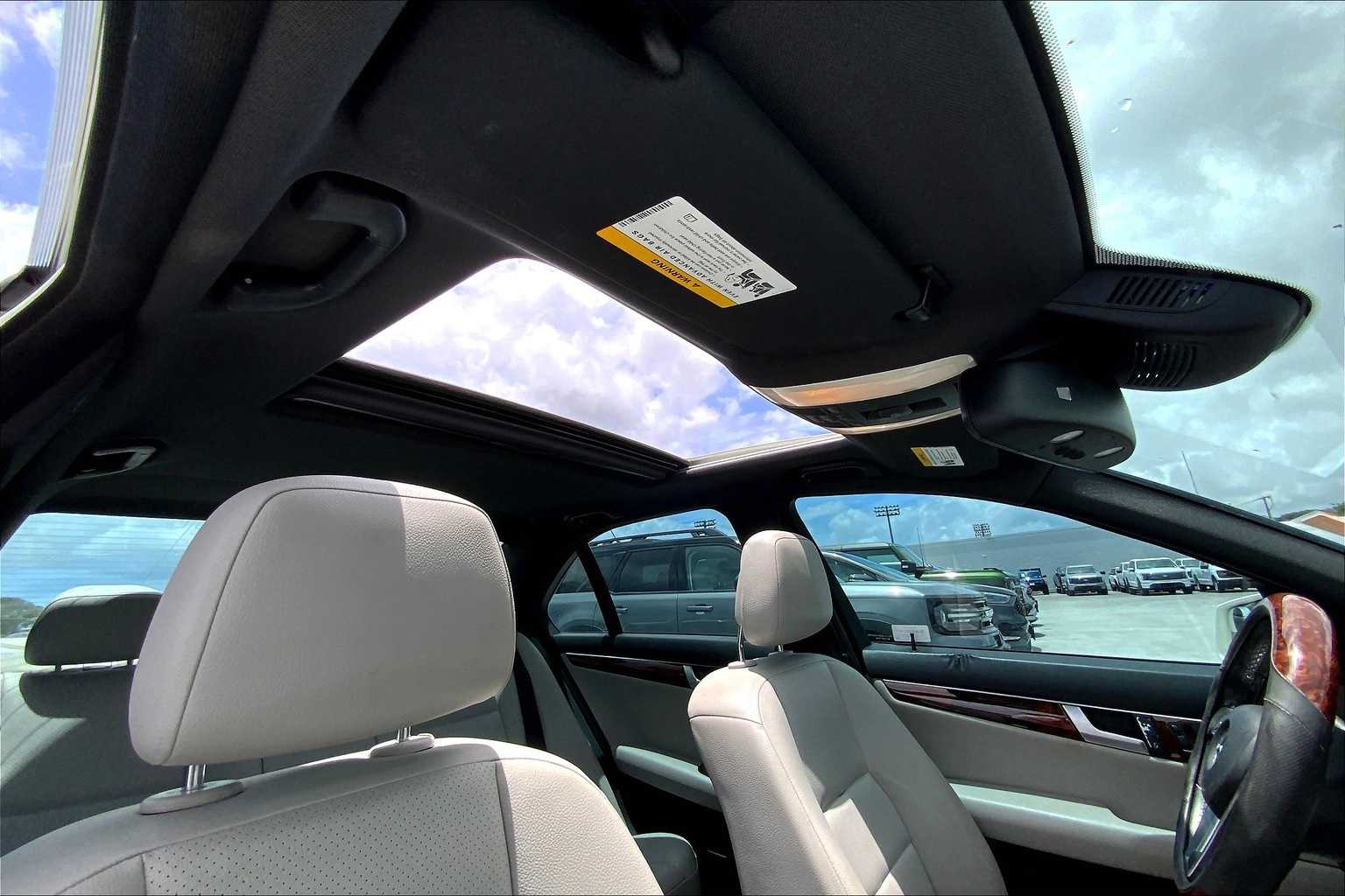 Thumbnail: 2012 Mercedes-Benz C-Class - 30