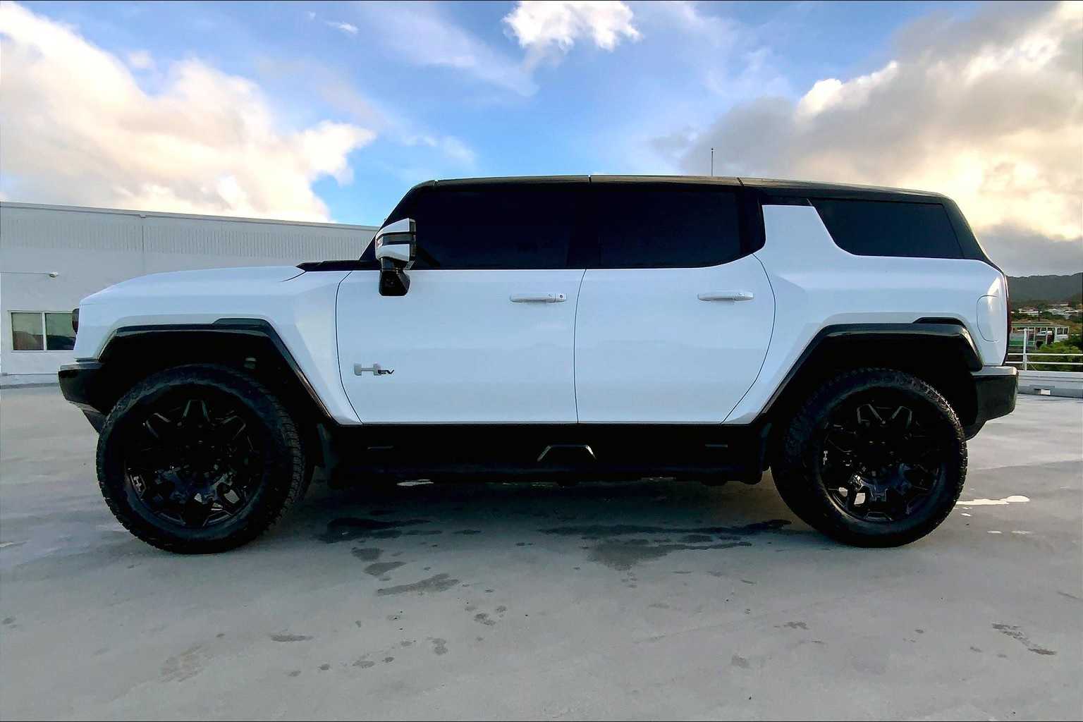 Thumbnail: 2025 GMC Hummer EV - 3