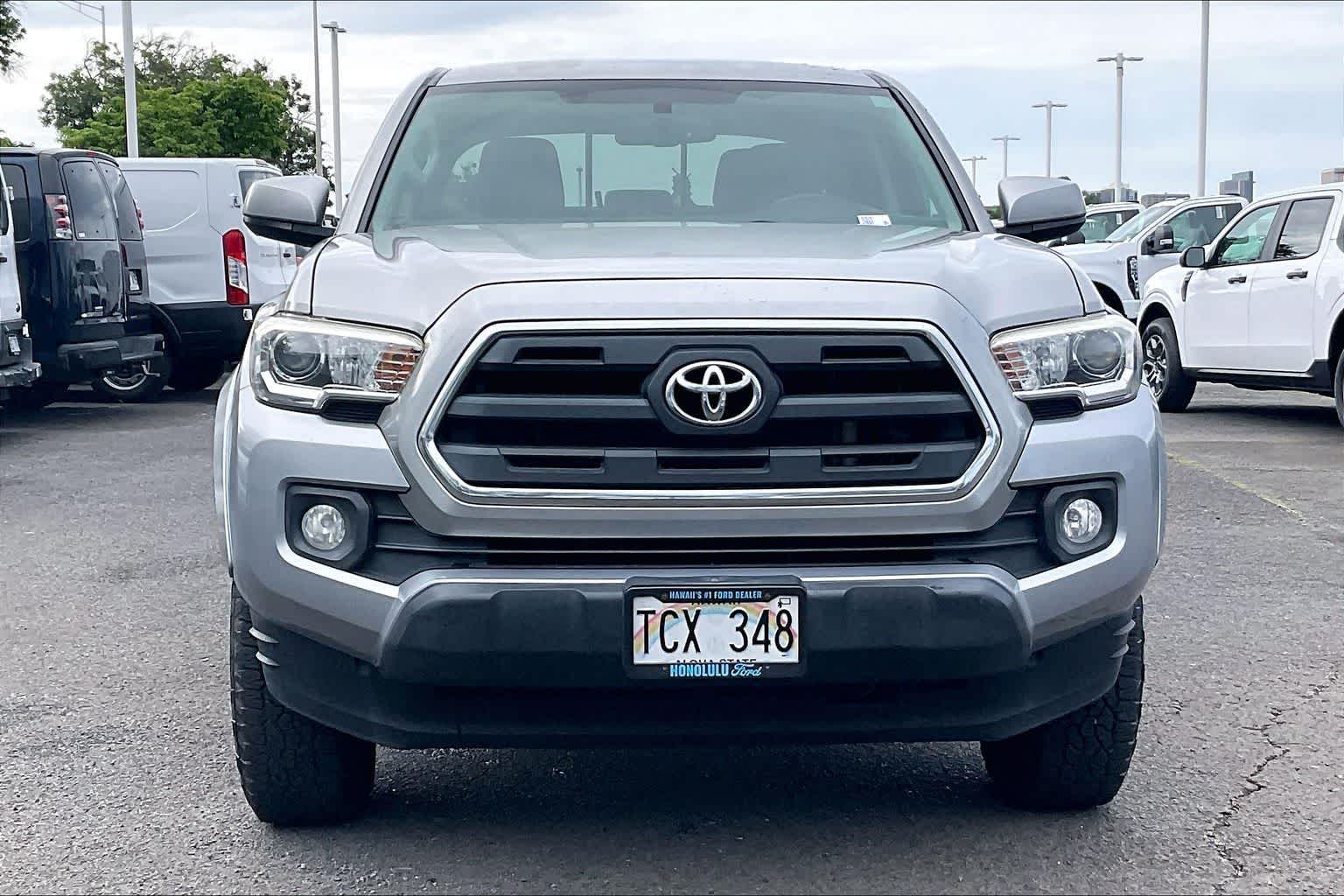 Thumbnail: 2017 Toyota Tacoma - 6